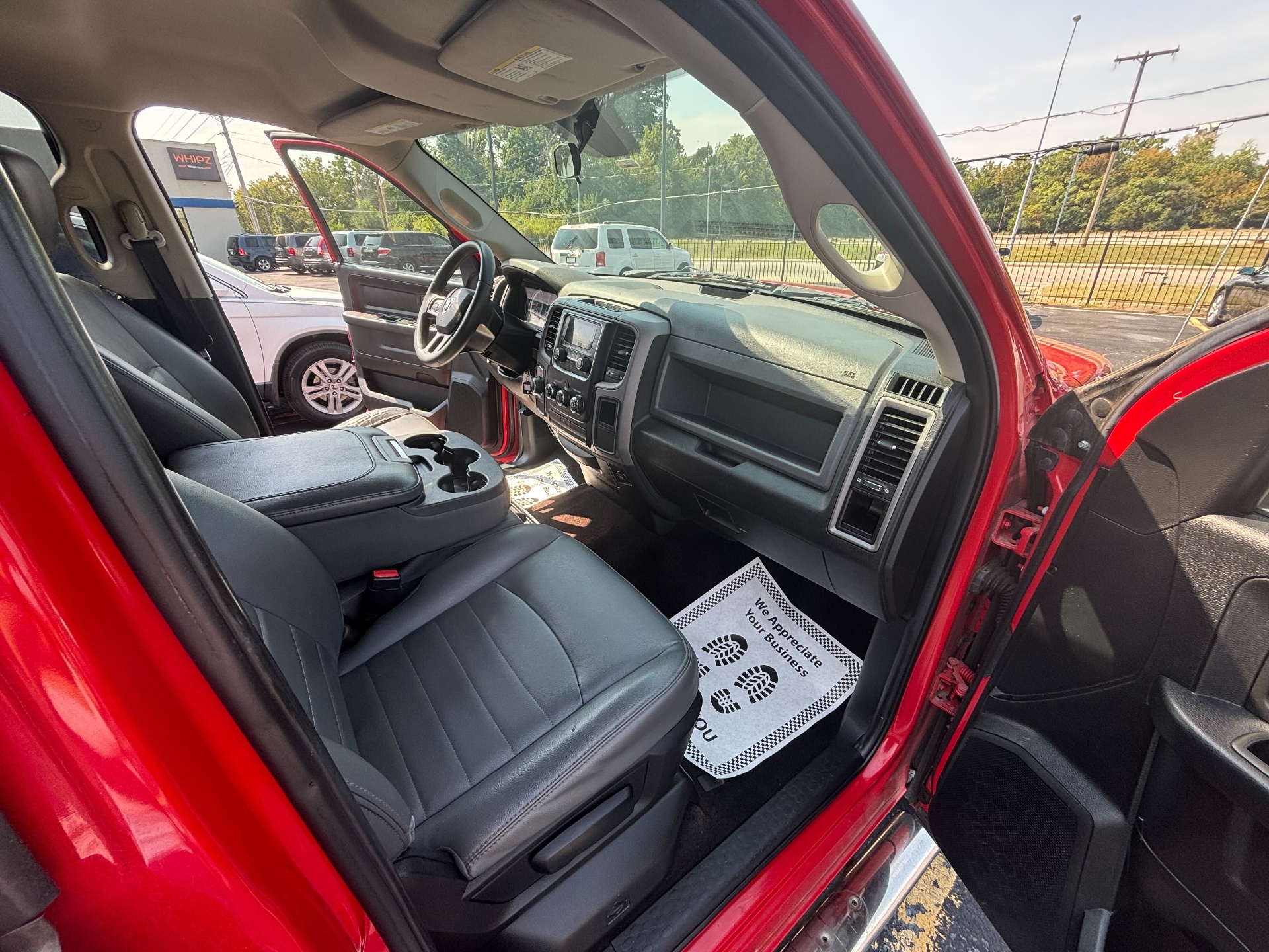 https://whipz-site-01.s3.us-east-2.amazonaws.com/vehicle_inventory/1/P000474/images/e7e4fe6b-a940-478b-986d-13f93be6ee42.jpg