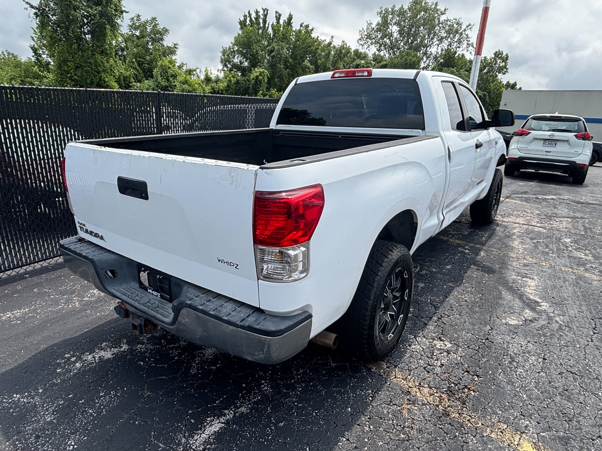 https://whipz-site-01.s3.us-east-2.amazonaws.com/vehicle_inventory/1/P000548/images/3ac46b6b-8328-479f-8c53-3ad66906afc8.jpg