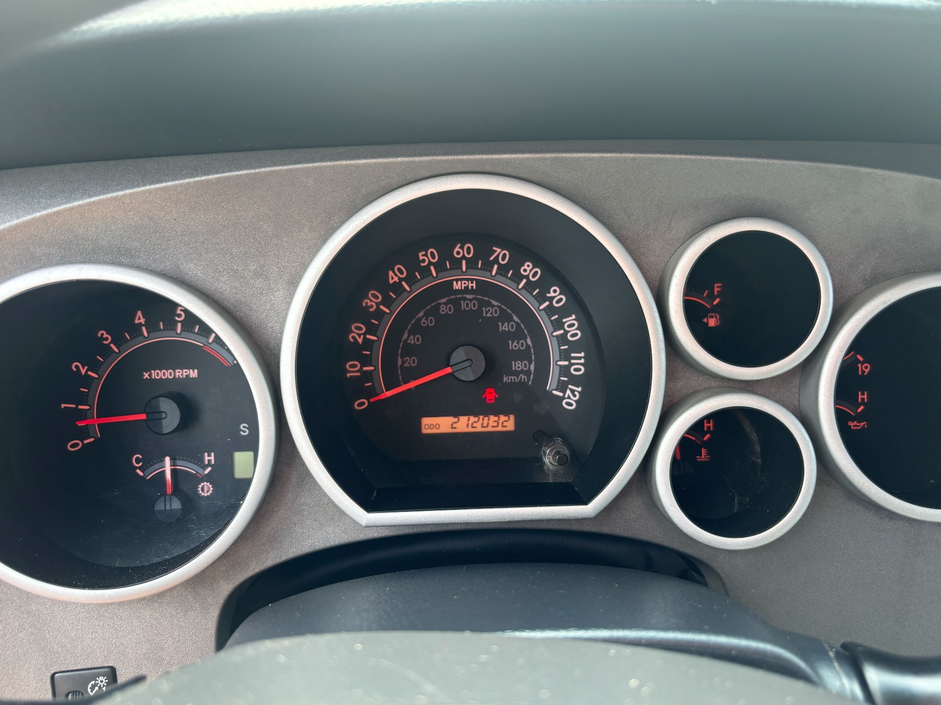 https://whipz-site-01.s3.us-east-2.amazonaws.com/vehicle_inventory/1/P000548/images/53926b66-0295-45bc-8387-2d0ae41db280.jpg