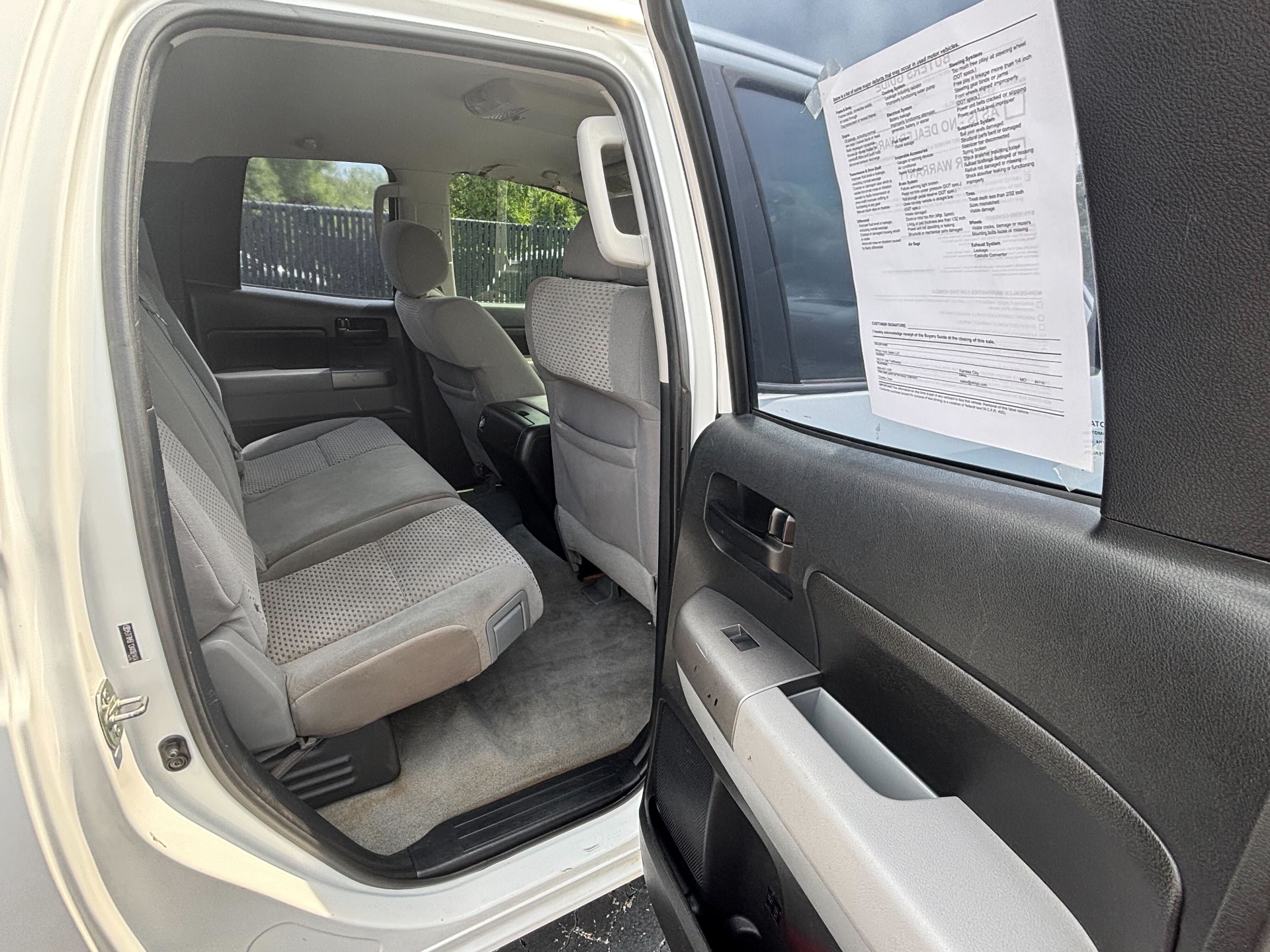 https://whipz-site-01.s3.us-east-2.amazonaws.com/vehicle_inventory/1/P000548/images/9c390f8f-ce28-4b5a-b265-af7eff6e6243.jpg