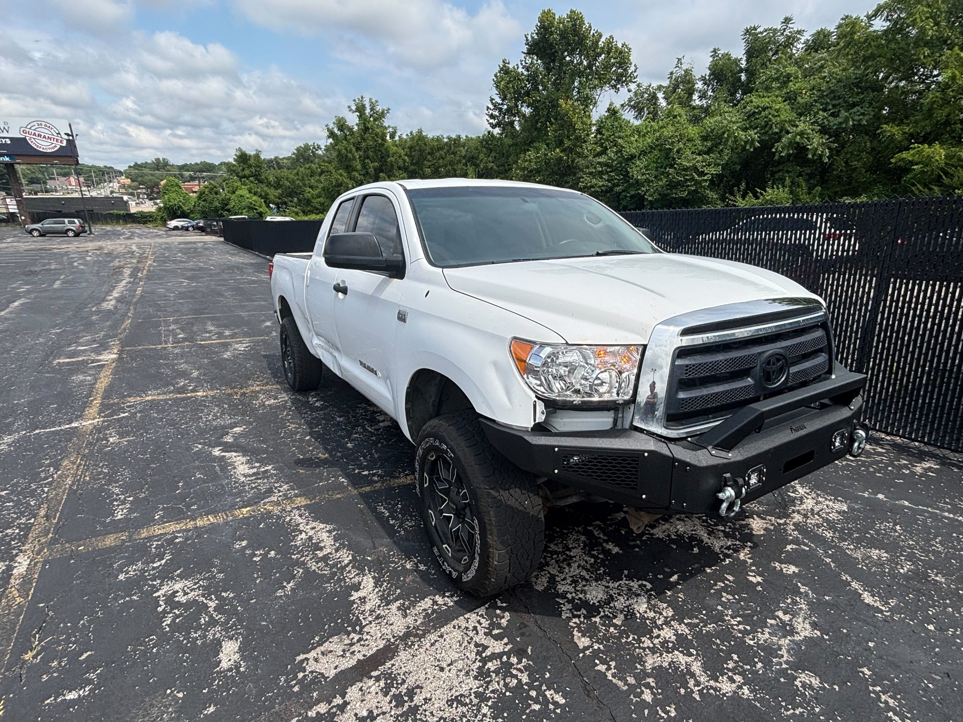 https://whipz-site-01.s3.us-east-2.amazonaws.com/vehicle_inventory/1/P000548/images/fc3e770c-b3a8-469b-a114-07c12c6fabcc.jpg