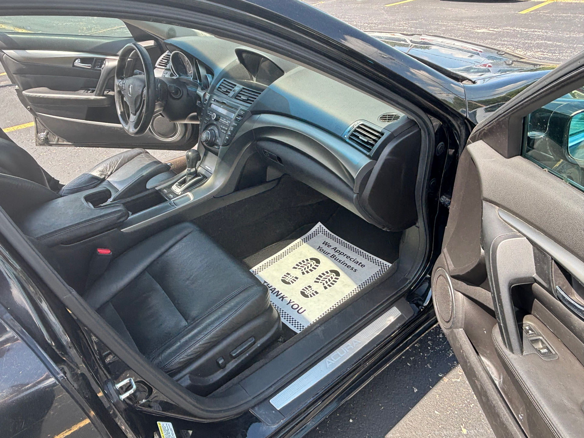 https://whipz-site-01.s3.us-east-2.amazonaws.com/vehicle_inventory/1/P000636/images/f4bb2c8b-745b-4c05-b7e0-d3a3bbd6ab74.jpeg