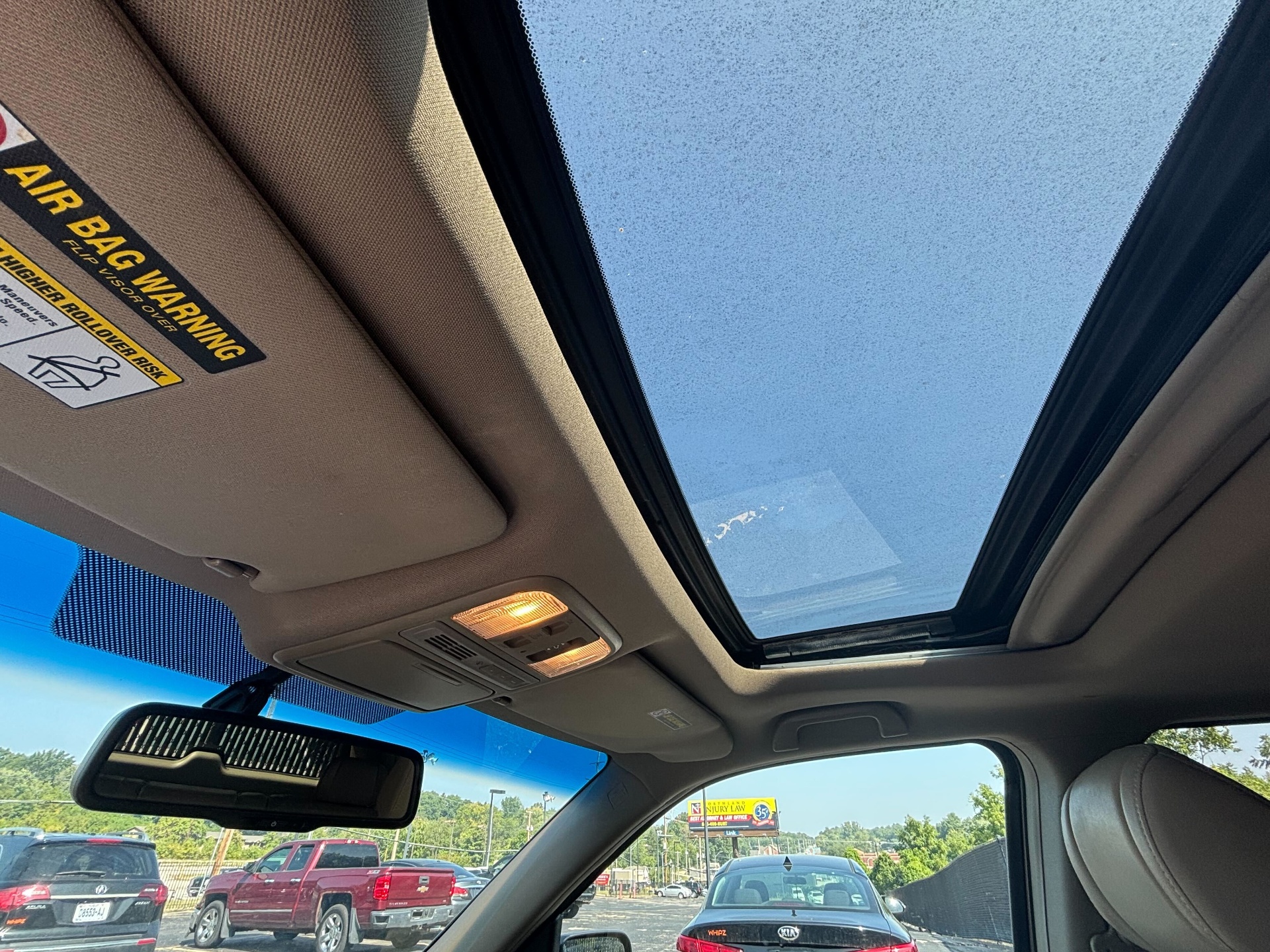 https://whipz-site-01.s3.us-east-2.amazonaws.com/vehicle_inventory/1/P000645/images/78d21797-98e8-4800-a0b4-3d12b66283ae.jpg