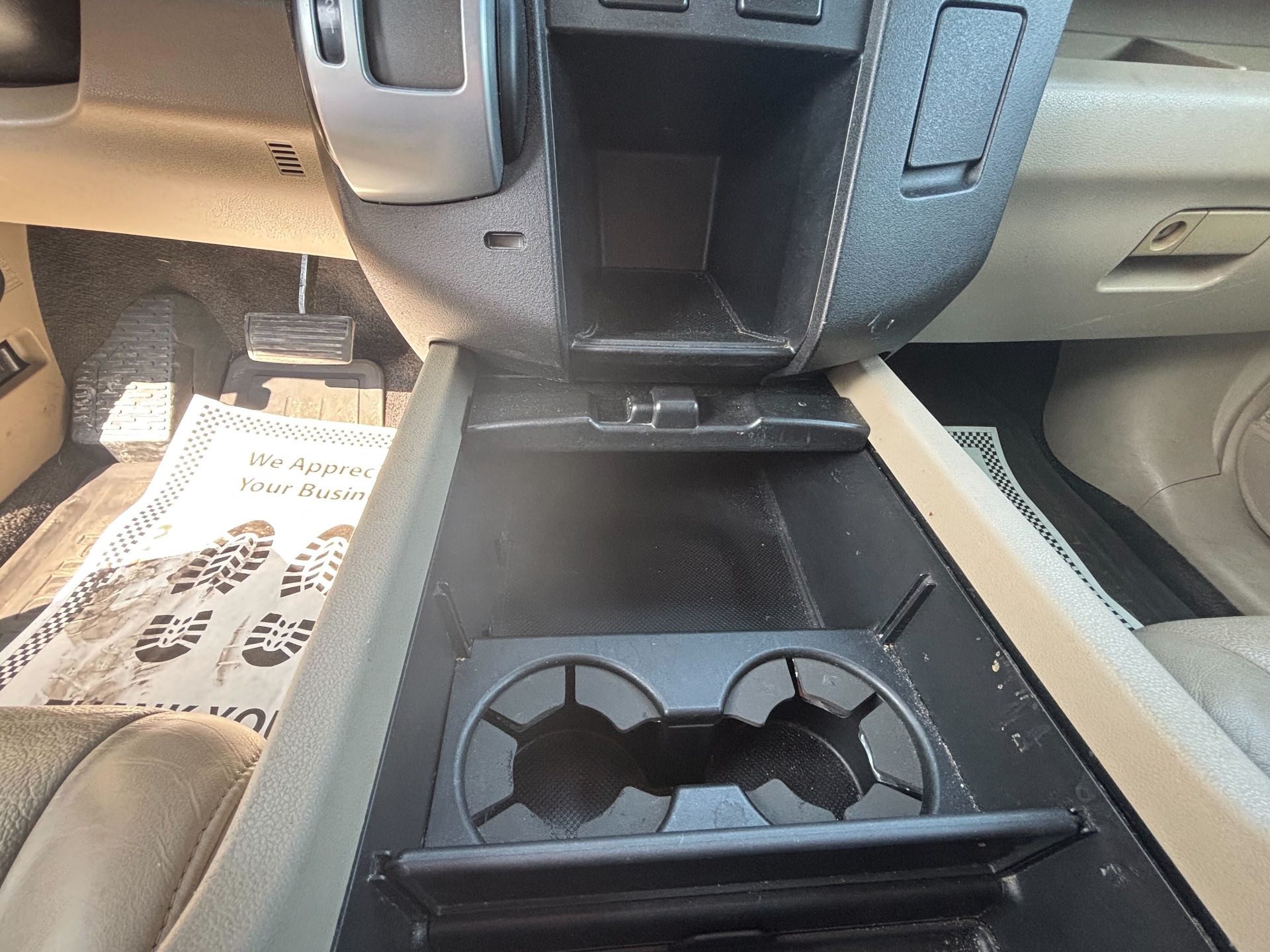 https://whipz-site-01.s3.us-east-2.amazonaws.com/vehicle_inventory/1/P000645/images/e52ed160-a154-4943-8e55-5e12545e4e73.jpg