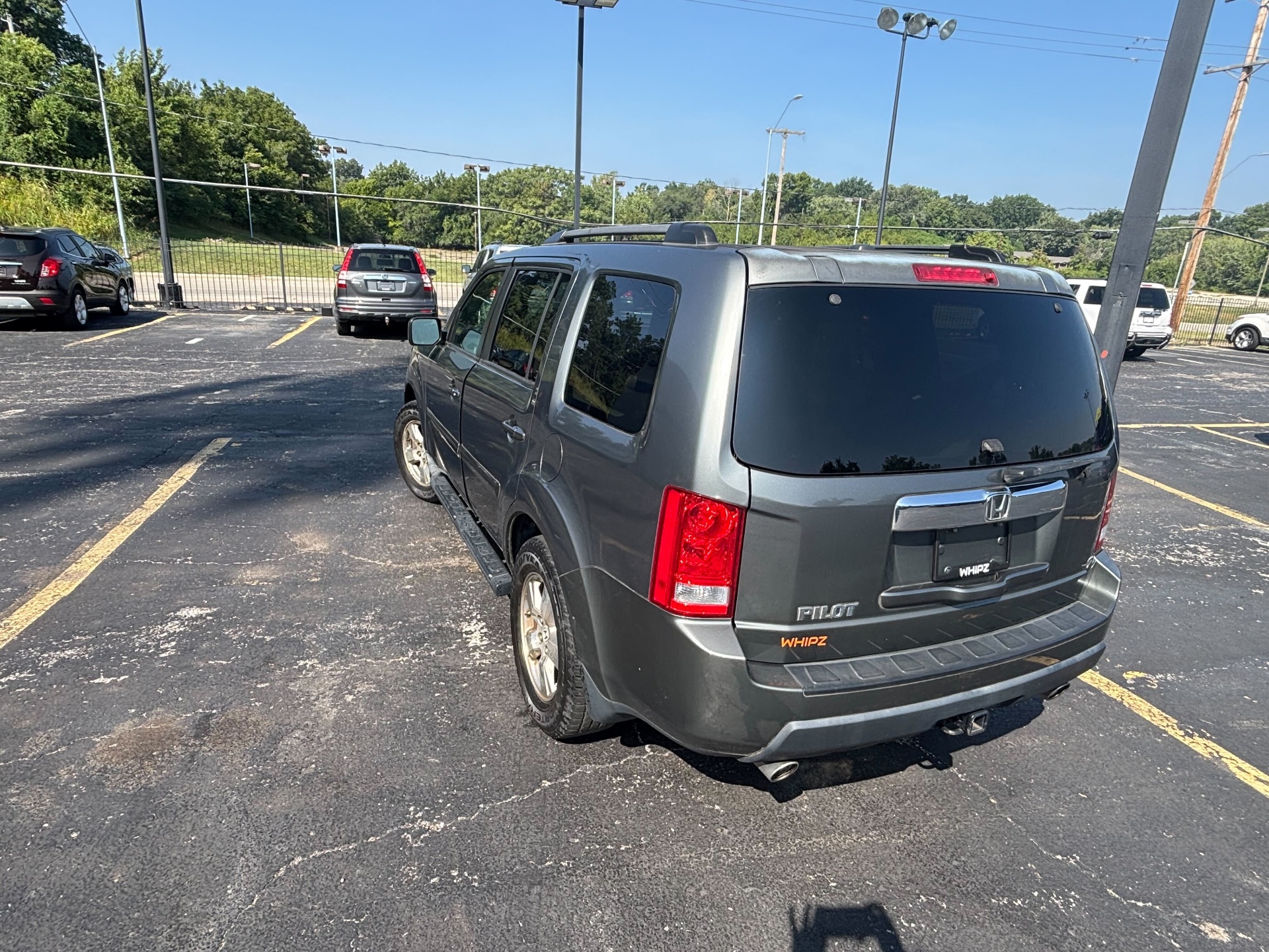 https://whipz-site-01.s3.us-east-2.amazonaws.com/vehicle_inventory/1/P000645/images/fe150774-713c-4720-b8c3-8bf0842b1ac4.jpg