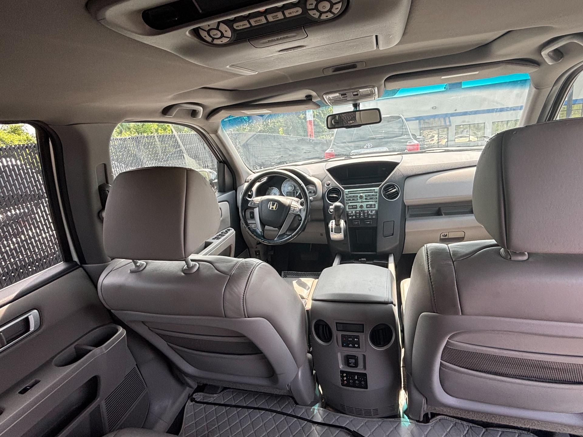 https://whipz-site-01.s3.us-east-2.amazonaws.com/vehicle_inventory/1/P000647/images/32c91423-6b73-4ee6-98b1-edab22010f85.jpg