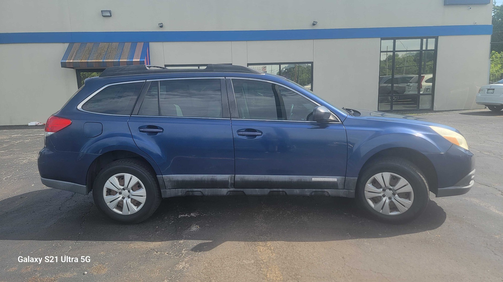 https://whipz-site-01.s3.us-east-2.amazonaws.com/vehicle_inventory/1/P000652/images/405c62fb-e35e-4e6e-9a14-19b473589092.jpg