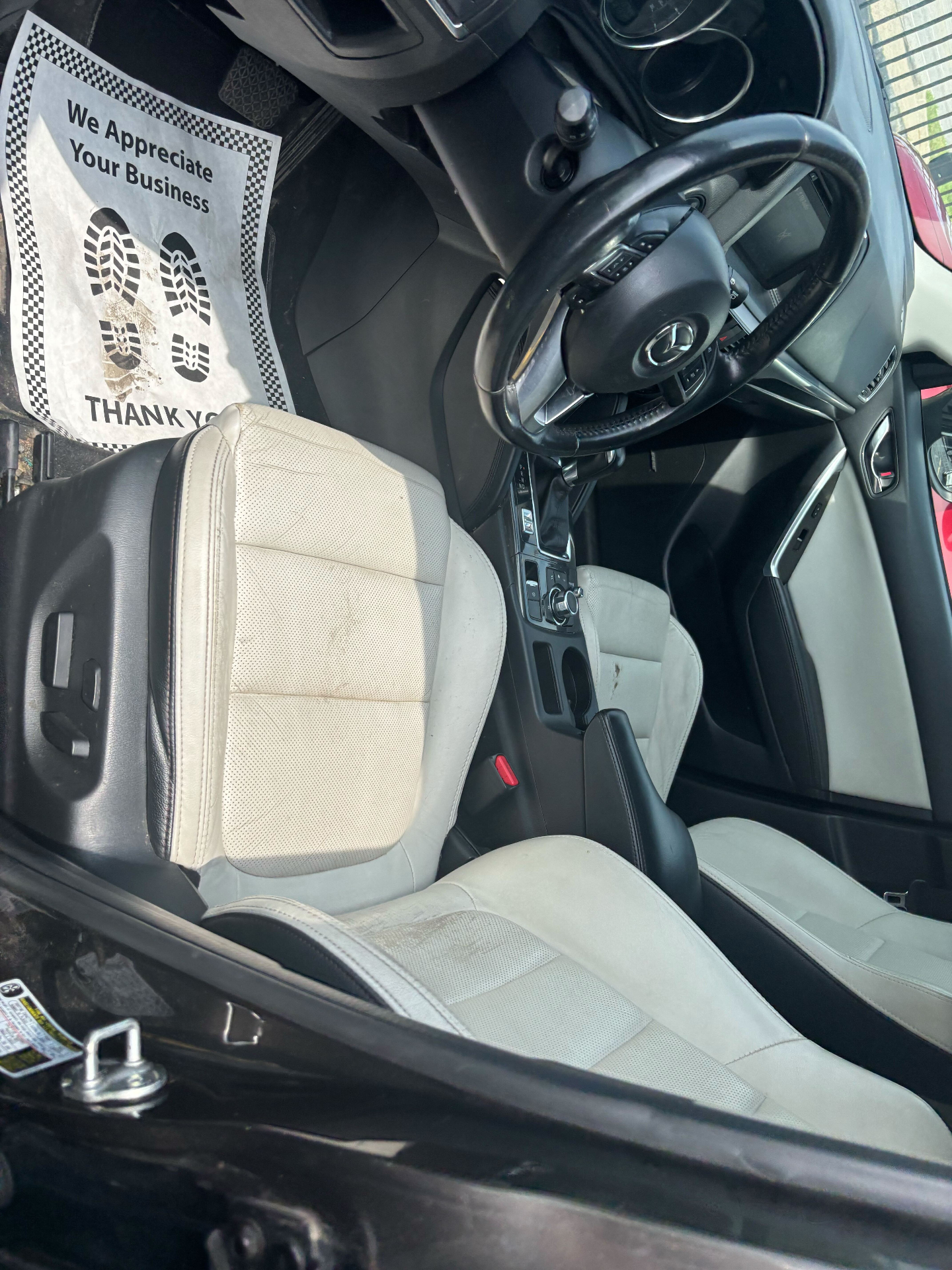 https://whipz-site-01.s3.us-east-2.amazonaws.com/vehicle_inventory/1/P000654/images/40f9b183-90e6-434d-bddf-458c2dea1f77.jpg