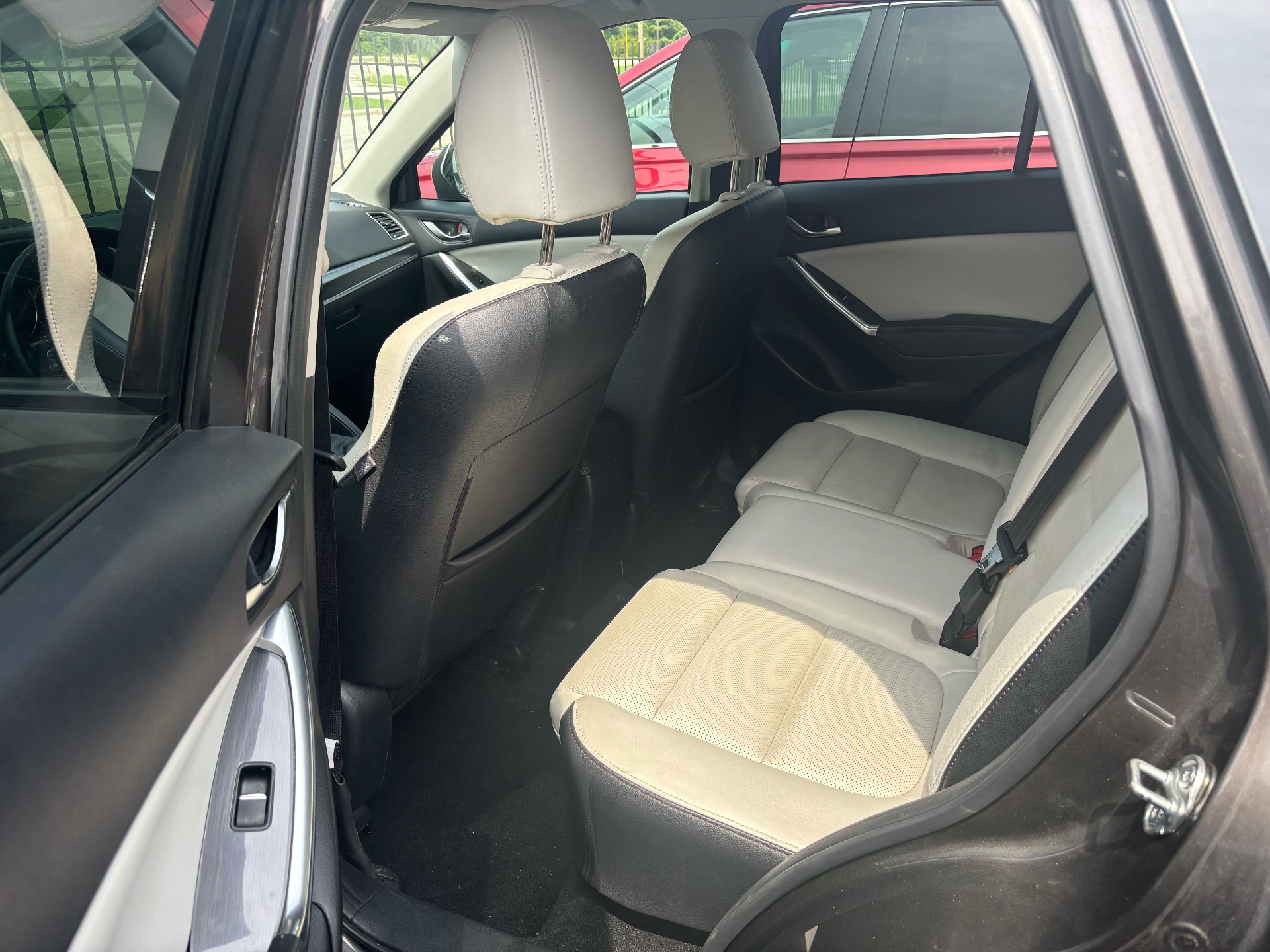 https://whipz-site-01.s3.us-east-2.amazonaws.com/vehicle_inventory/1/P000654/images/7b91b6d4-2d23-4f29-ab8d-4746a0125c15.jpg