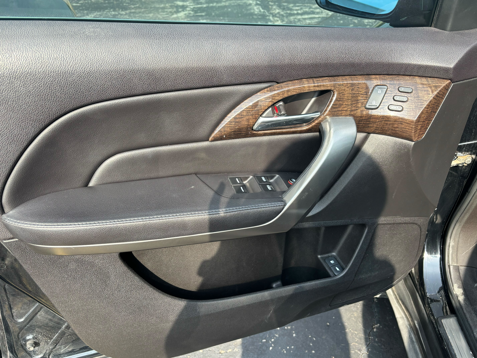 https://whipz-site-01.s3.us-east-2.amazonaws.com/vehicle_inventory/1/P000655/images/3ac13daf-74d7-4e6c-b484-5a2c7df445fb.jpg