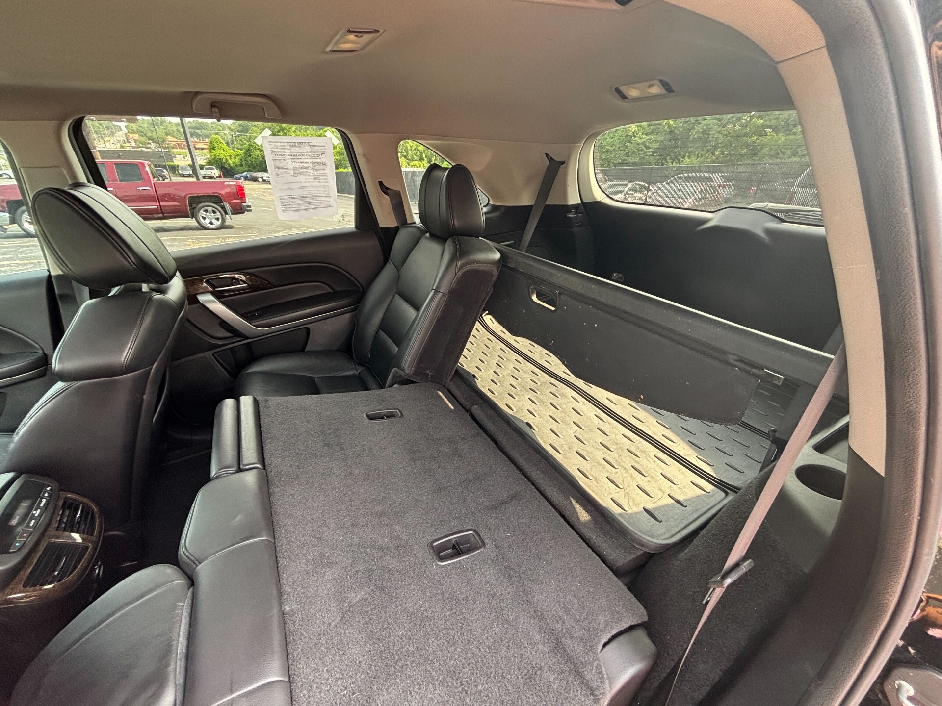https://whipz-site-01.s3.us-east-2.amazonaws.com/vehicle_inventory/1/P000655/images/ac356b78-1606-4ab9-a097-887e42c4155b.jpg