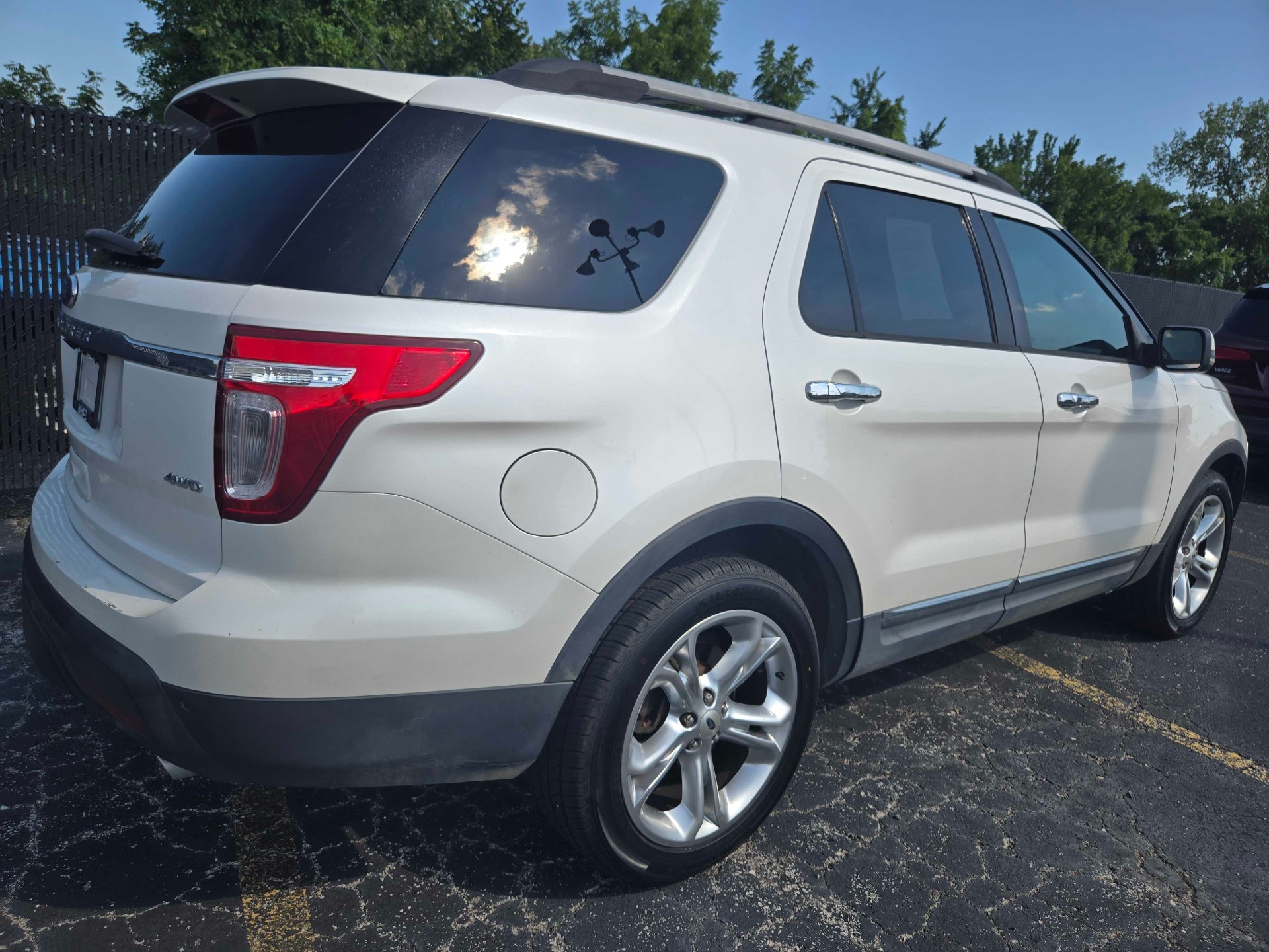 https://whipz-site-01.s3.us-east-2.amazonaws.com/vehicle_inventory/1/P000656/images/3f70bdbe-655e-44db-a48d-db8196e2f121.jpg