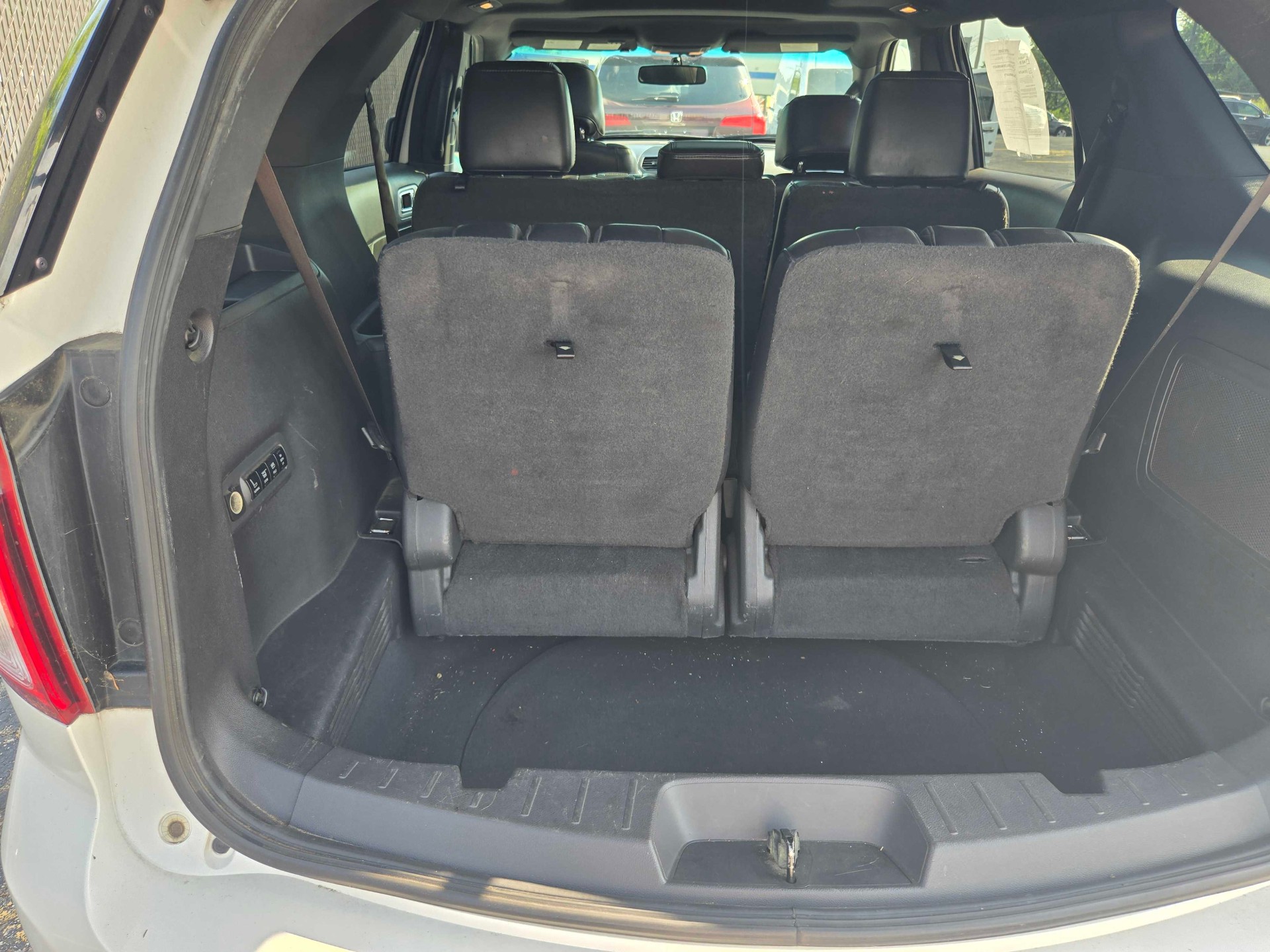https://whipz-site-01.s3.us-east-2.amazonaws.com/vehicle_inventory/1/P000656/images/a05aae08-4c09-41c0-a11f-8a462ccc42da.jpg