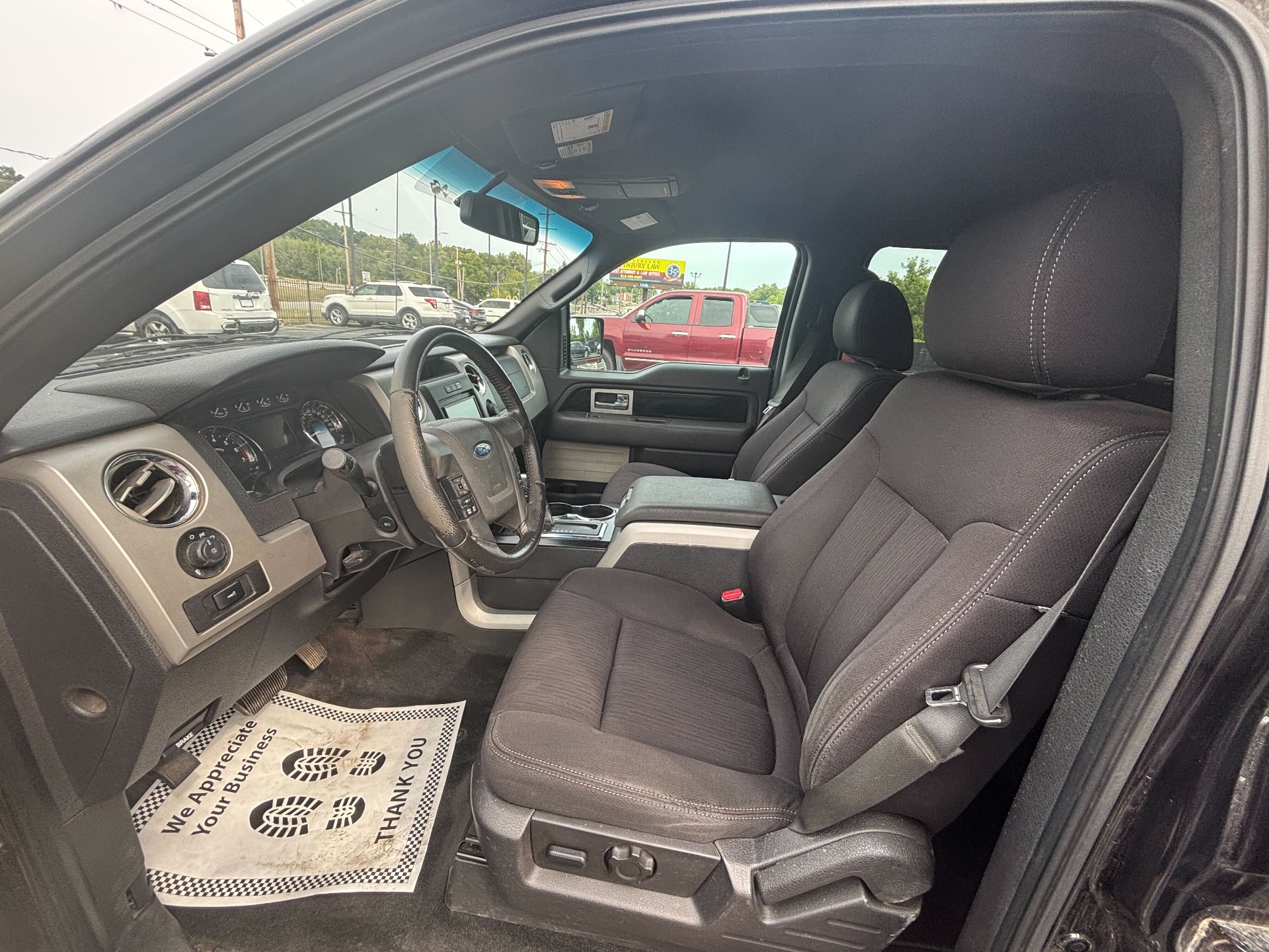 https://whipz-site-01.s3.us-east-2.amazonaws.com/vehicle_inventory/1/P000657/images/8842ee33-81be-4d58-91f6-3321fc2c2dc7.jpg
