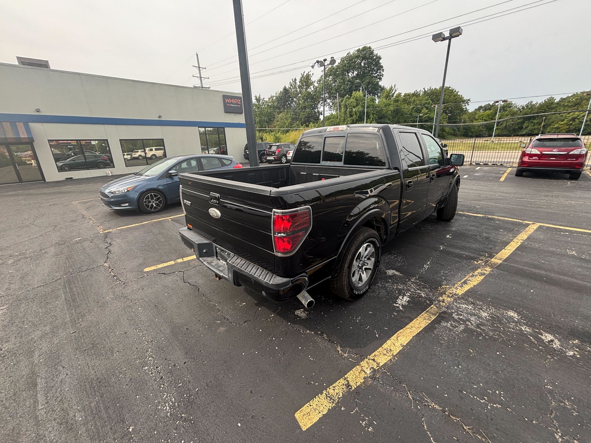https://whipz-site-01.s3.us-east-2.amazonaws.com/vehicle_inventory/1/P000657/images/8f8bcf8f-f47f-4283-83e0-f4e33befa503.jpg