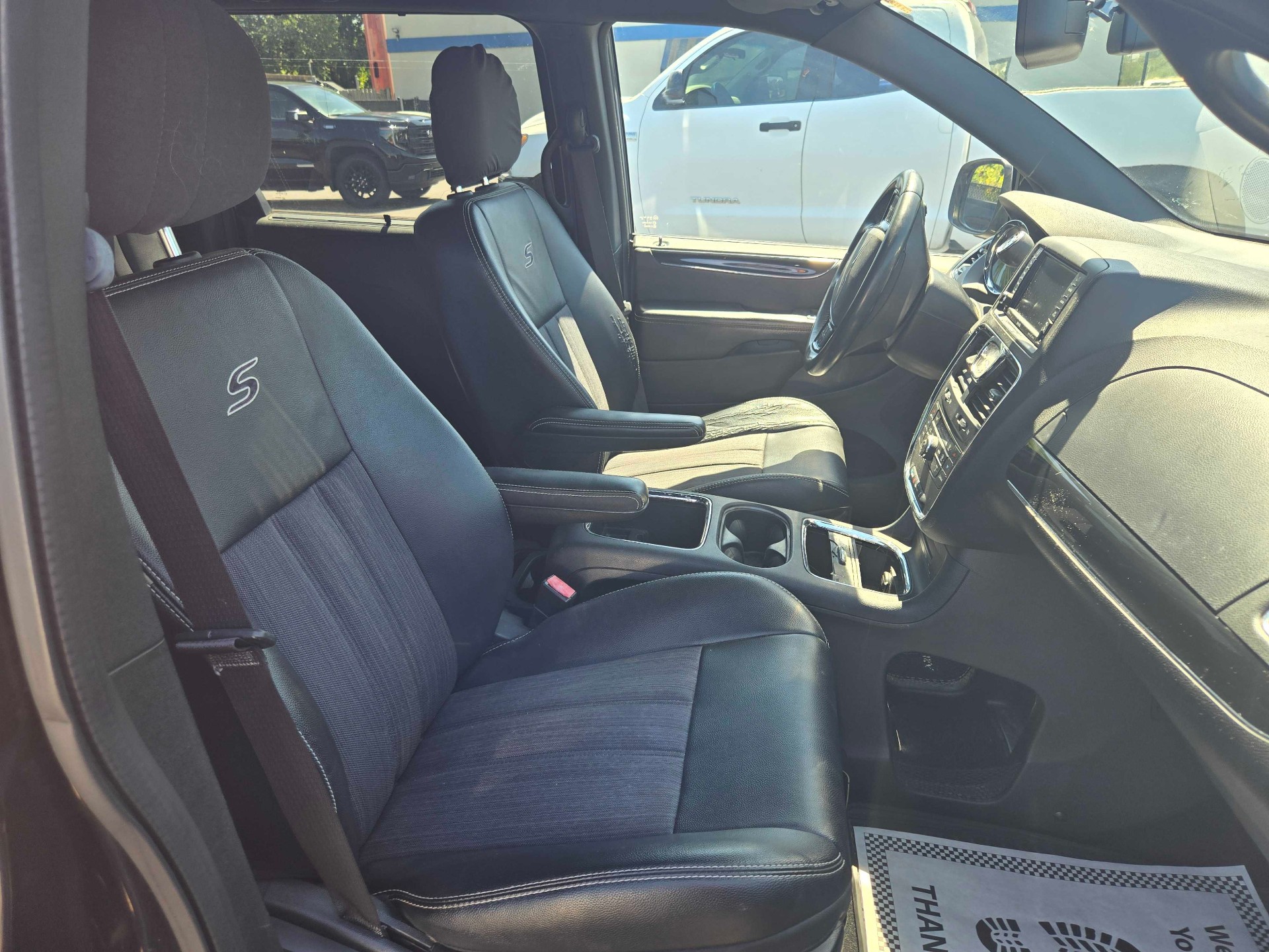 https://whipz-site-01.s3.us-east-2.amazonaws.com/vehicle_inventory/1/P000658/images/49871054-7c91-422c-8631-230c0d11c23c.jpg