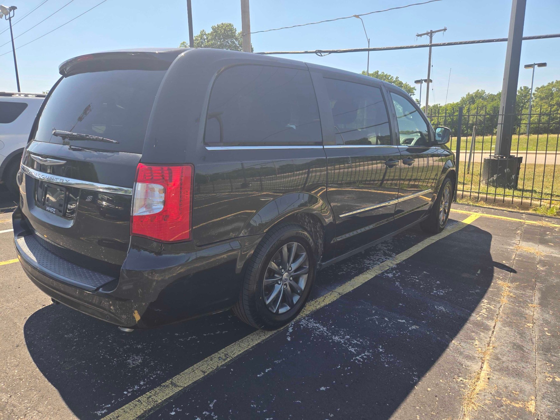 https://whipz-site-01.s3.us-east-2.amazonaws.com/vehicle_inventory/1/P000658/images/589af423-da3c-4fb6-be97-8932953a513e.jpg