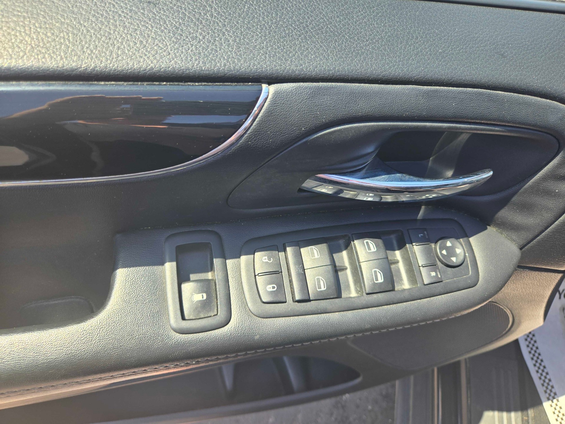 https://whipz-site-01.s3.us-east-2.amazonaws.com/vehicle_inventory/1/P000658/images/def8370a-19c7-44f5-af23-5c87d1a49060.jpg