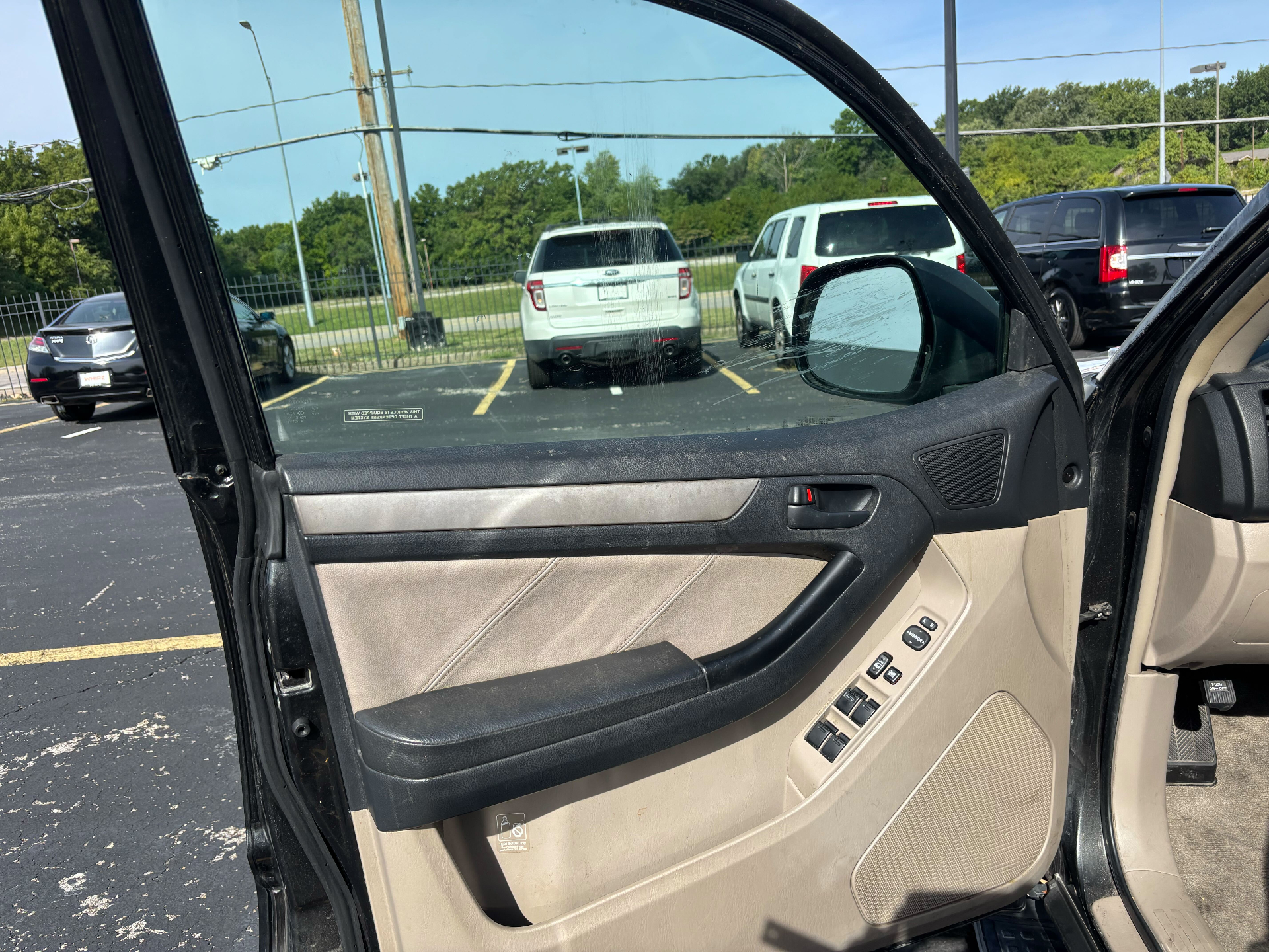 https://whipz-site-01.s3.us-east-2.amazonaws.com/vehicle_inventory/1/P000659/images/3c72f54d-acb1-4924-9ab3-a325cb863ae3.jpg