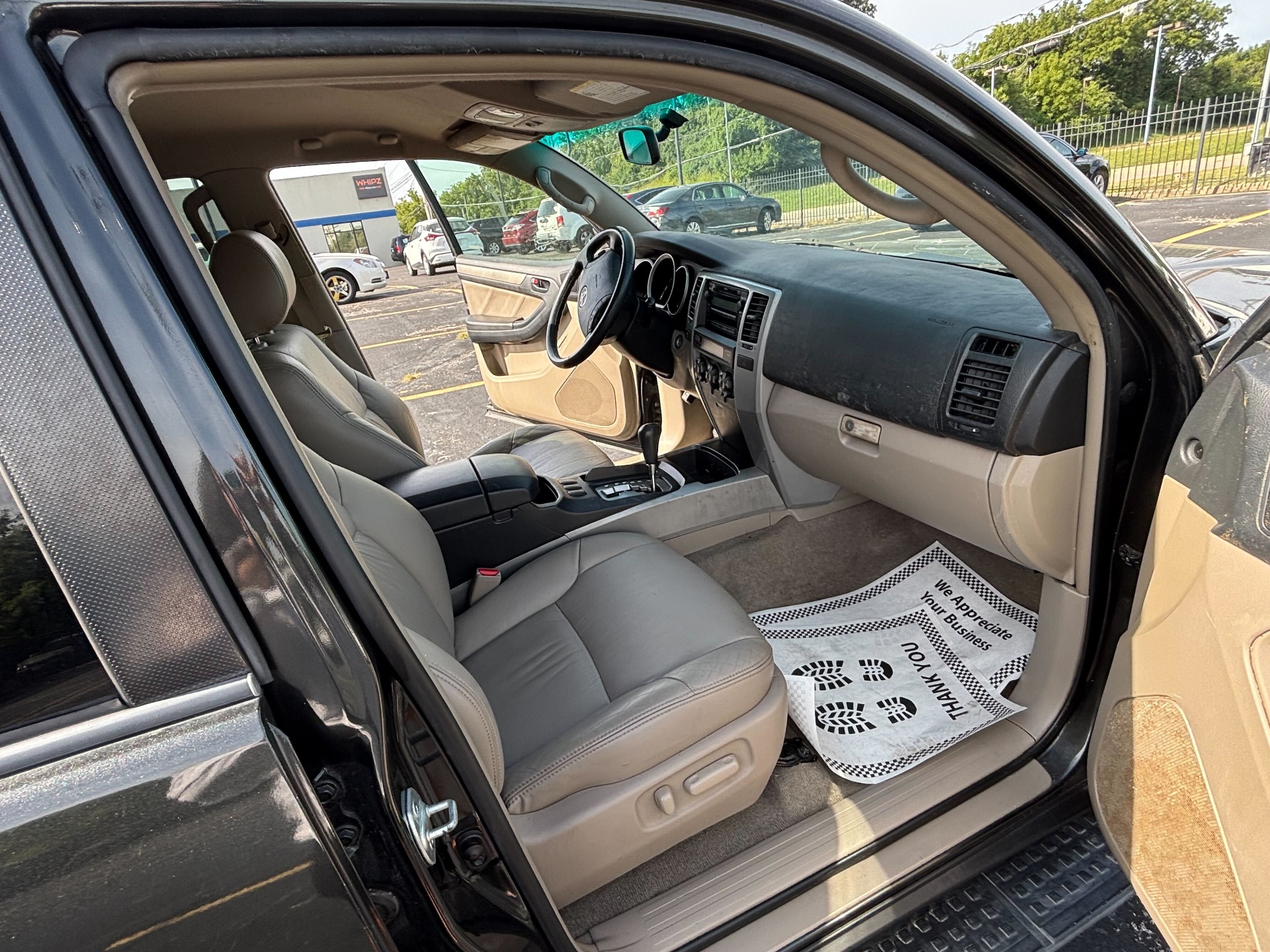 https://whipz-site-01.s3.us-east-2.amazonaws.com/vehicle_inventory/1/P000659/images/84ec5feb-3c63-44d0-8135-b9ff49de96da.jpg