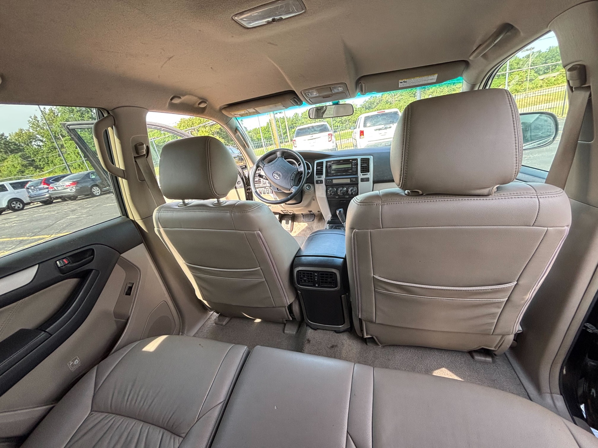 https://whipz-site-01.s3.us-east-2.amazonaws.com/vehicle_inventory/1/P000659/images/e231ff67-fe94-4566-8ebf-ca14927c4b4a.jpg