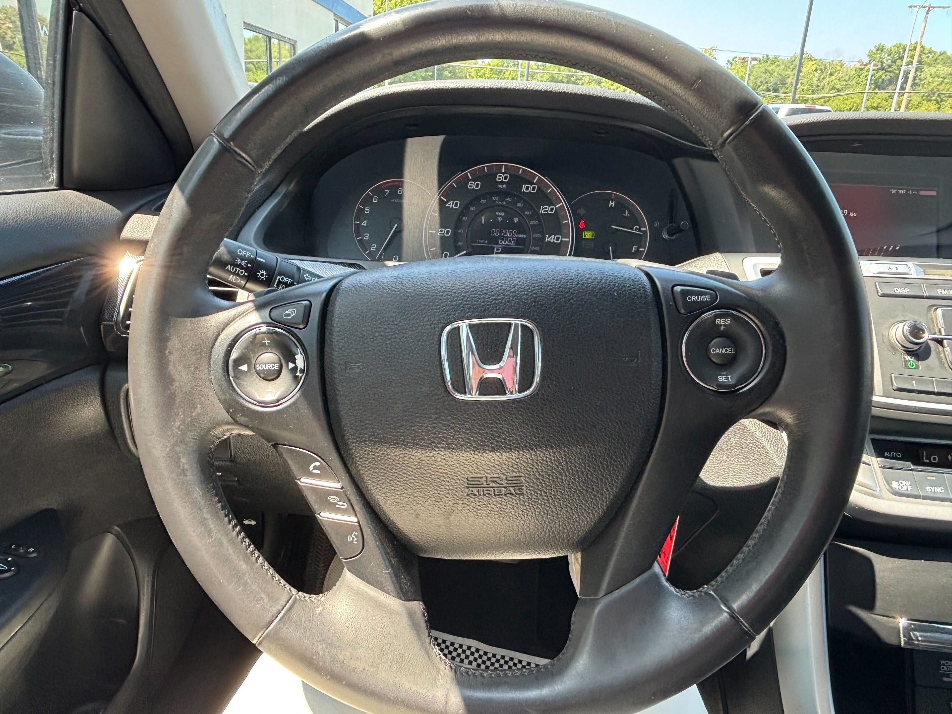 https://whipz-site-01.s3.us-east-2.amazonaws.com/vehicle_inventory/1/P000660/images/303cbac5-5ac9-4188-b86e-25b144dca2c8.jpg