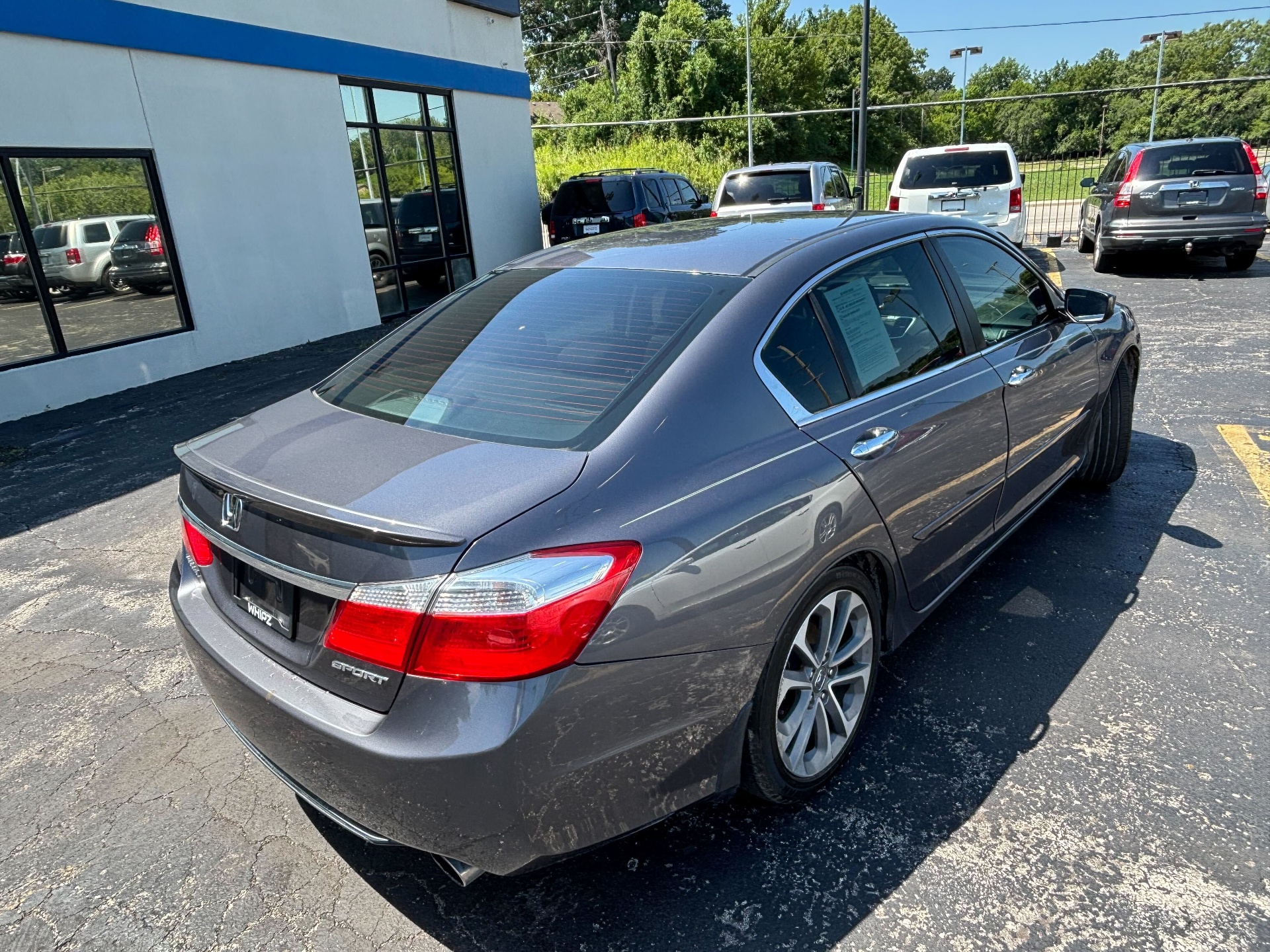 https://whipz-site-01.s3.us-east-2.amazonaws.com/vehicle_inventory/1/P000660/images/6e6b513b-ada7-41c6-a34c-2e46a0d8daec.jpg