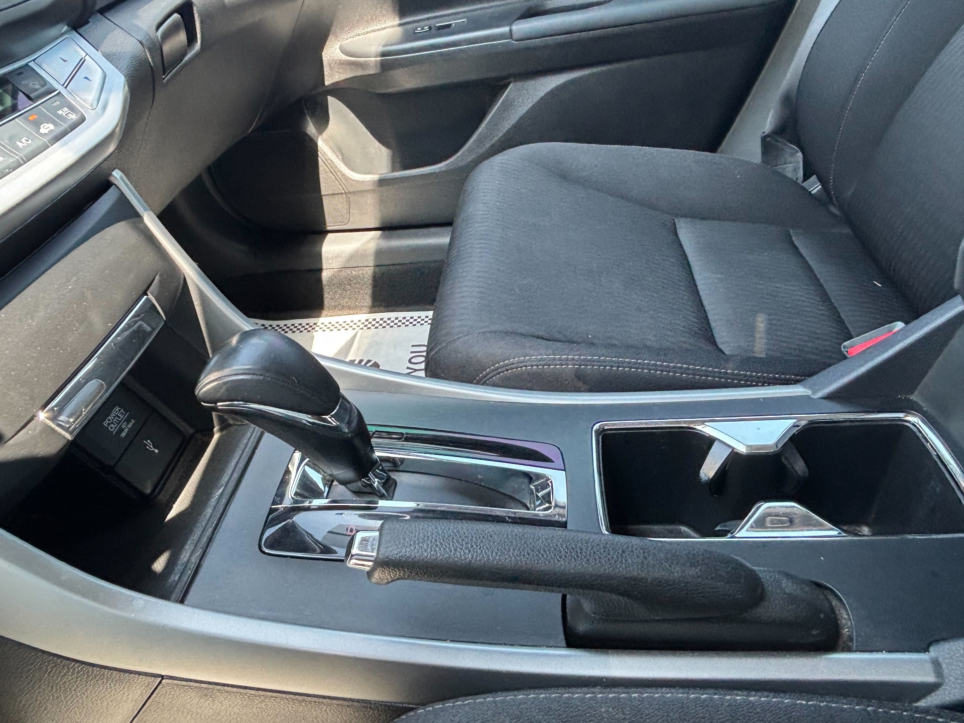 https://whipz-site-01.s3.us-east-2.amazonaws.com/vehicle_inventory/1/P000660/images/7894573d-5307-4751-ae24-e10c44172d26.jpg