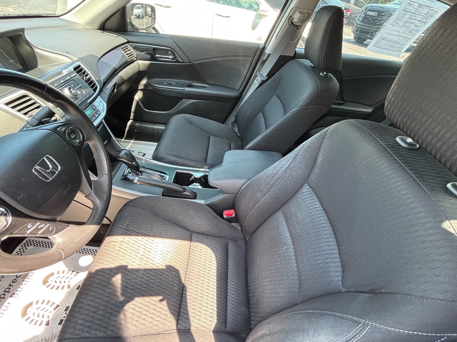 https://whipz-site-01.s3.us-east-2.amazonaws.com/vehicle_inventory/1/P000660/images/cfb103a0-6bc0-43c4-ac9e-3df35f36bd58.jpg
