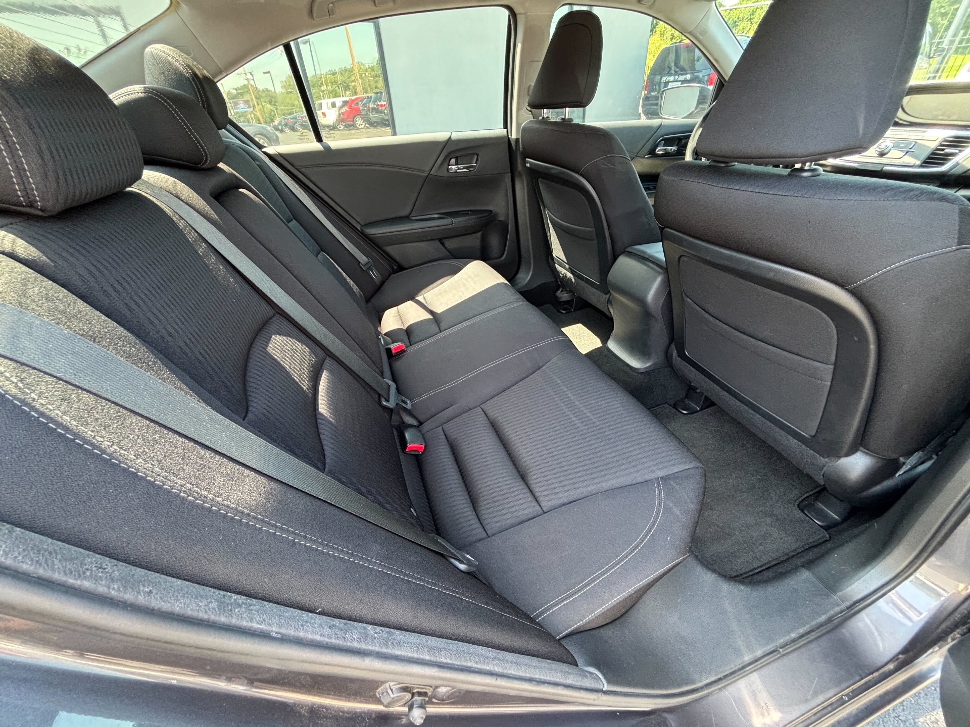 https://whipz-site-01.s3.us-east-2.amazonaws.com/vehicle_inventory/1/P000660/images/fdb4b1fb-61b6-44a1-84f6-6632d5a6968f.jpg