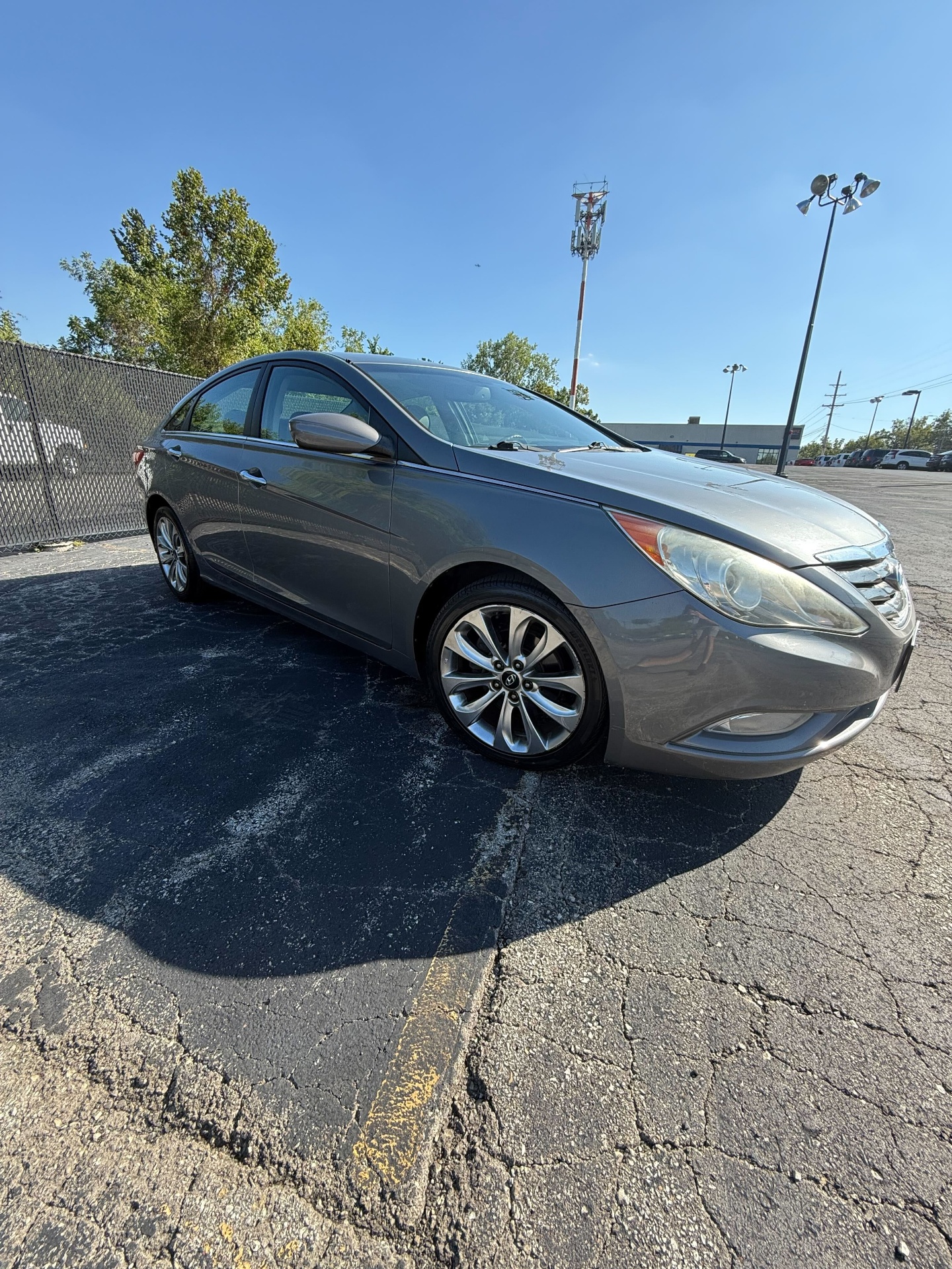 https://whipz-site-01.s3.us-east-2.amazonaws.com/vehicle_inventory/1/R000140/images/45f3af1d-981e-41a1-ab44-3e28d523d8b3.jpg