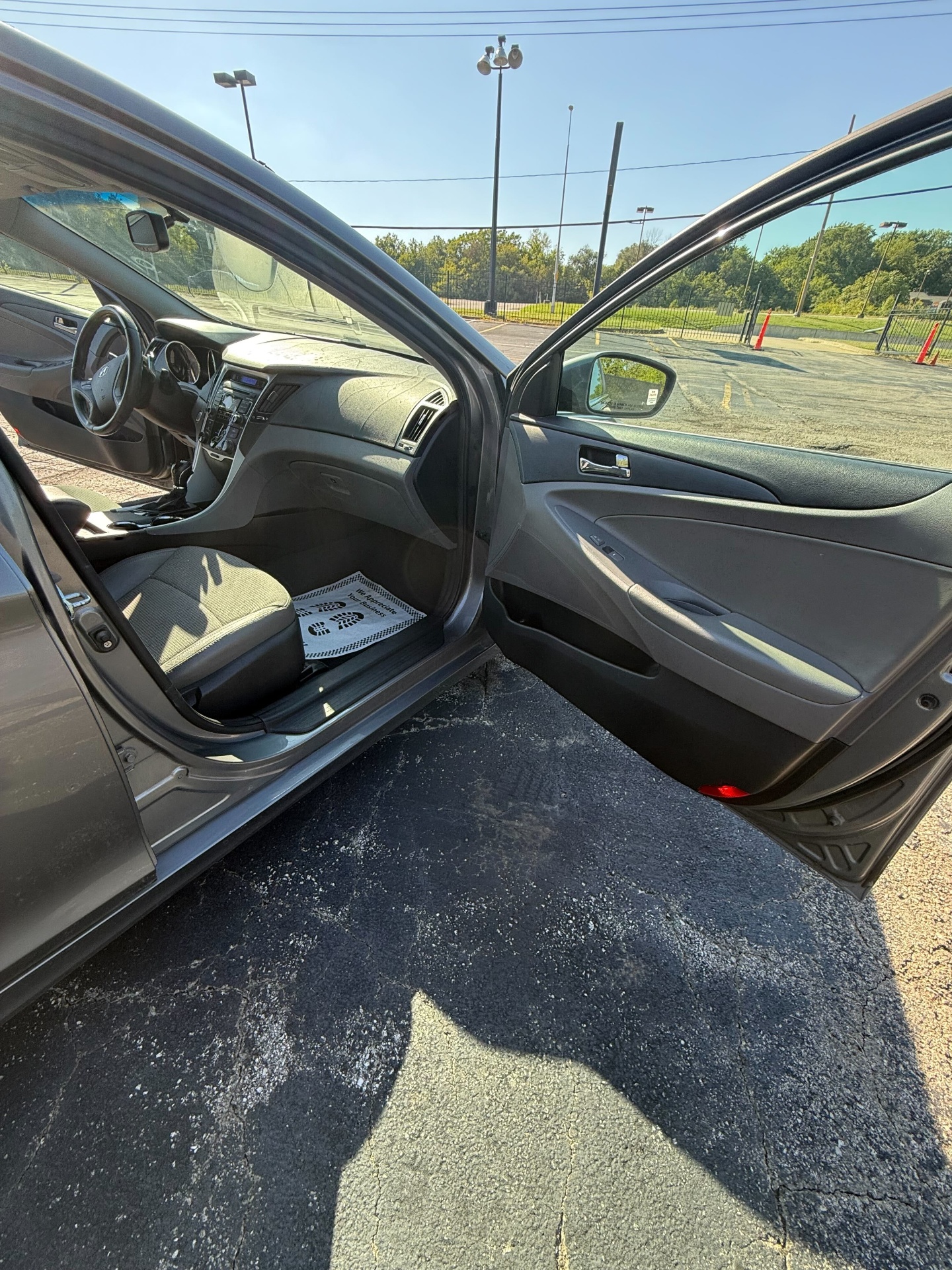 https://whipz-site-01.s3.us-east-2.amazonaws.com/vehicle_inventory/1/R000140/images/a187e1d9-3187-4cf6-ae3d-424af4abe509.jpg