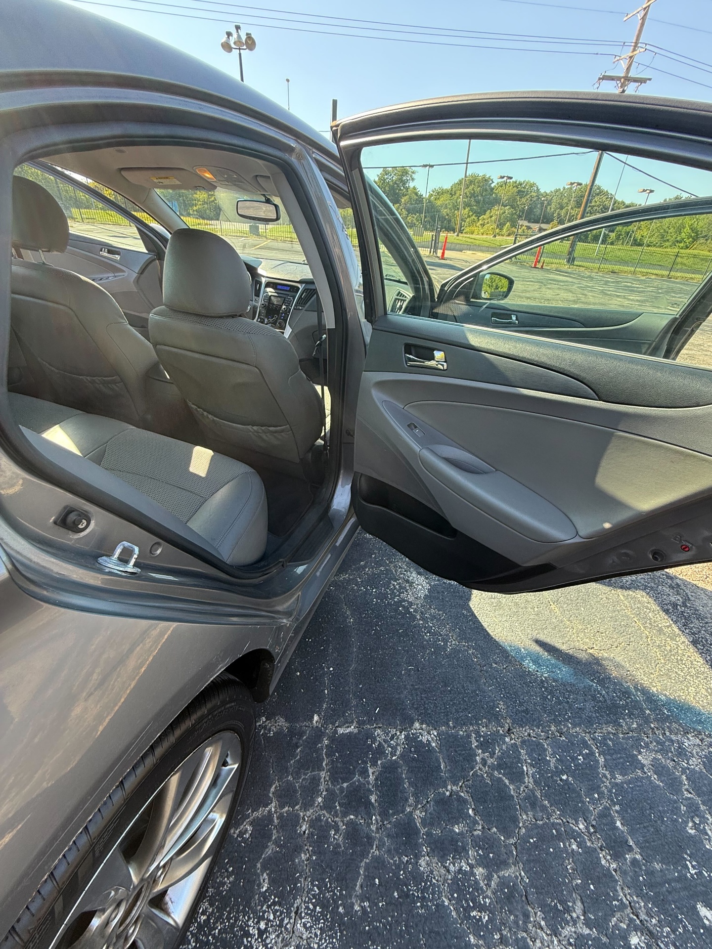 https://whipz-site-01.s3.us-east-2.amazonaws.com/vehicle_inventory/1/R000140/images/ac72ad26-1681-4cf1-bd0b-01bc99f2dbab.jpg