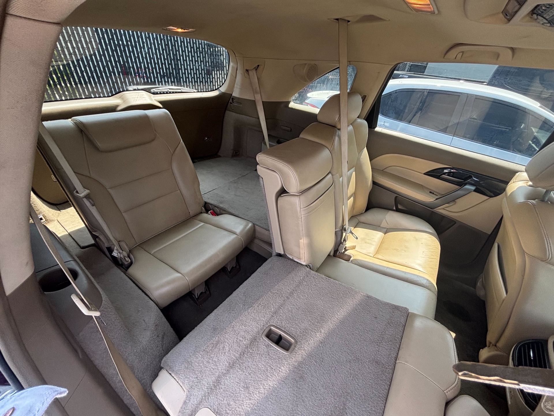 https://whipz-site-01.s3.us-east-2.amazonaws.com/vehicle_inventory/1/R000201/images/054a9d17-37dc-4a6e-ad50-1f81699c88d5.jpg