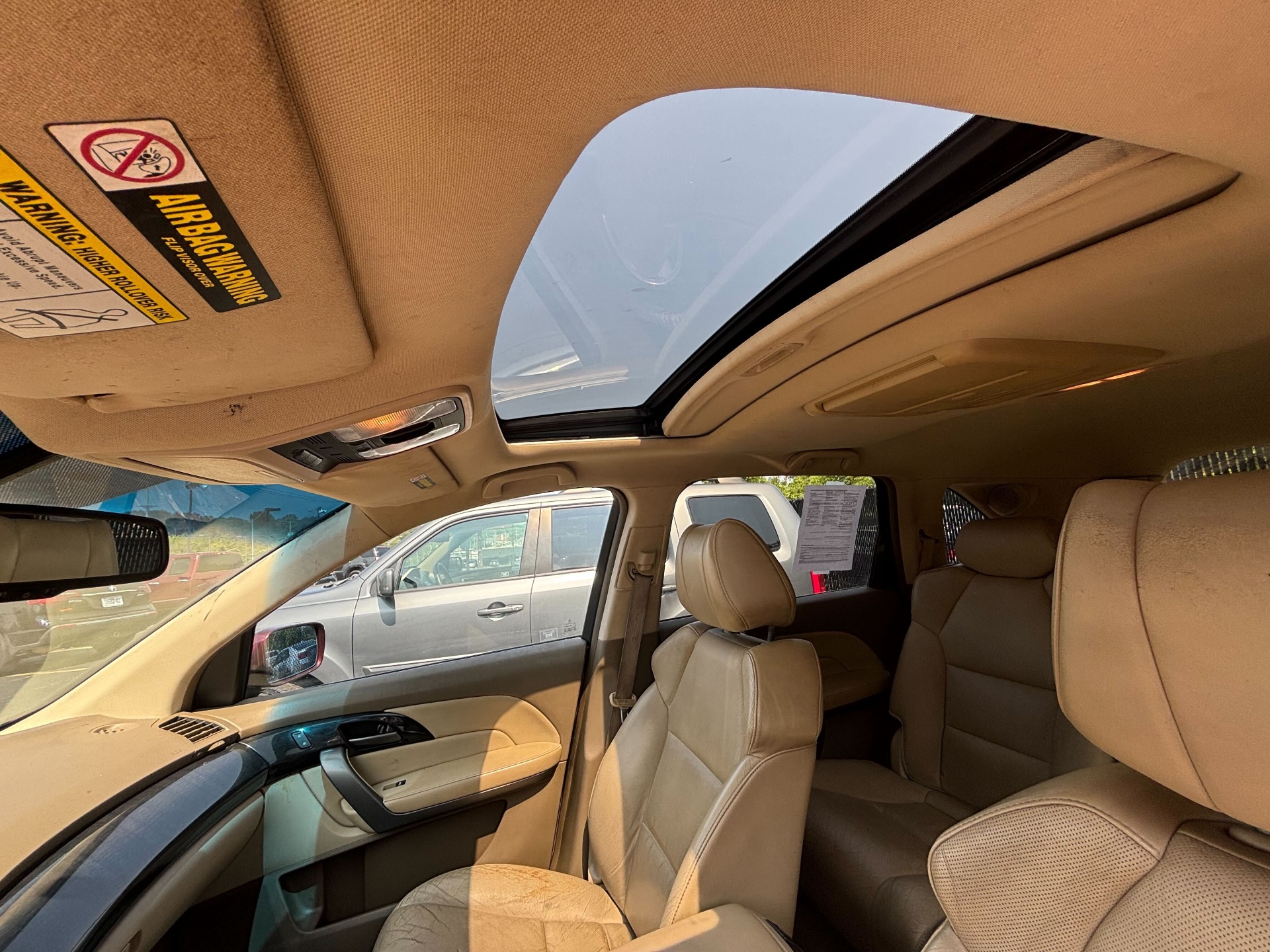https://whipz-site-01.s3.us-east-2.amazonaws.com/vehicle_inventory/1/R000201/images/1763d5ca-f0b4-4cae-9cf1-010a80d6a177.jpg