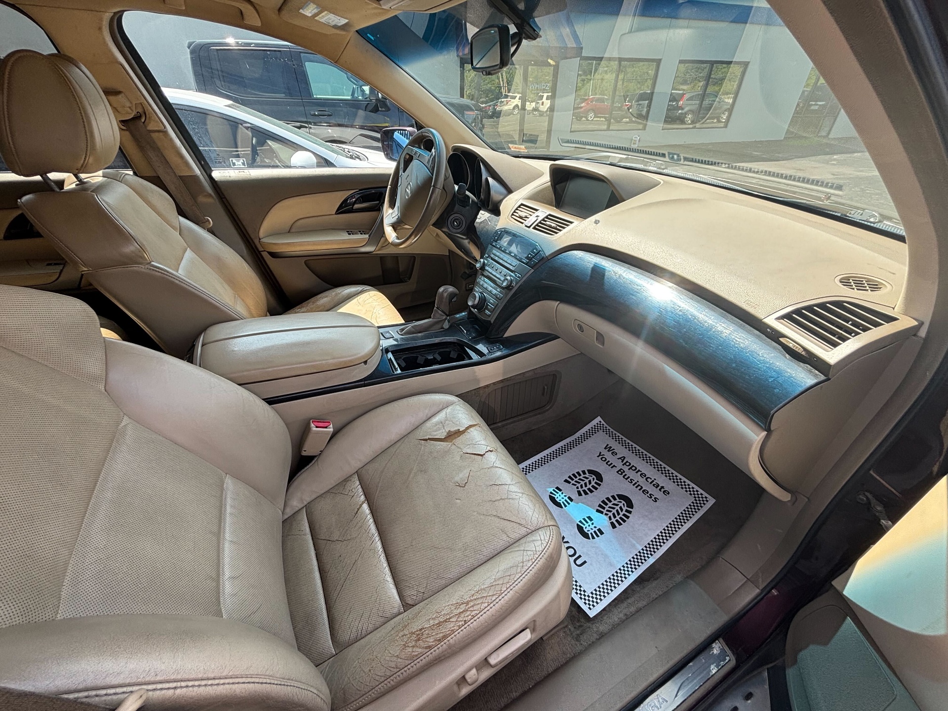 https://whipz-site-01.s3.us-east-2.amazonaws.com/vehicle_inventory/1/R000201/images/84e14d4c-6d83-451d-bc46-4f5ffb1e712c.jpg