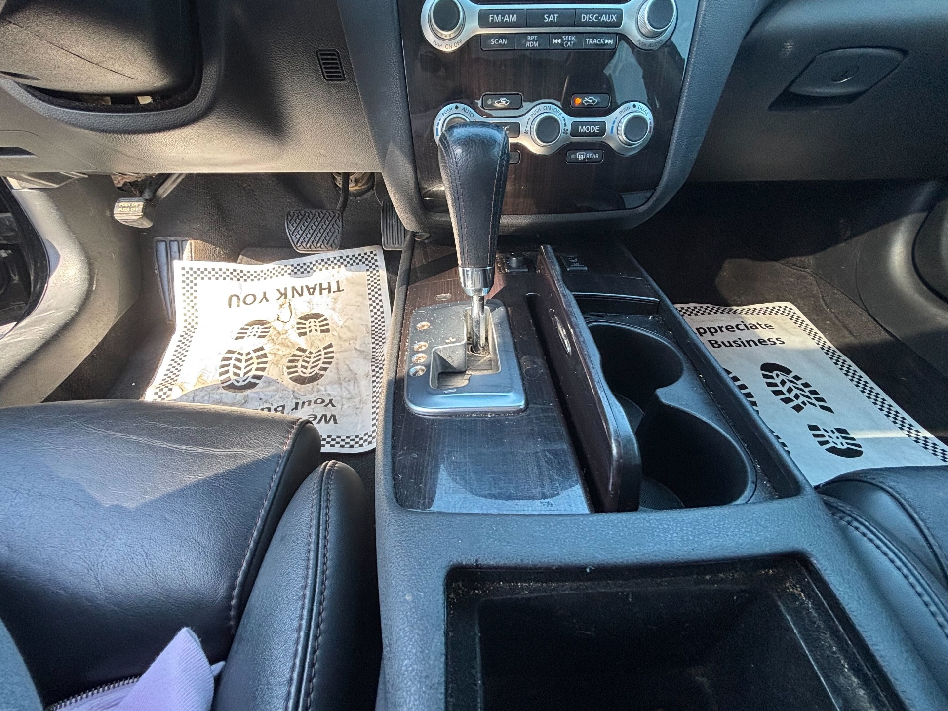 https://whipz-site-01.s3.us-east-2.amazonaws.com/vehicle_inventory/1/R000226/images/8bcbfccf-b821-4730-bd14-74a618448c85.jpg