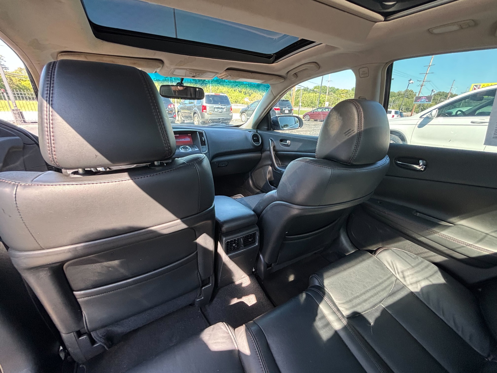 https://whipz-site-01.s3.us-east-2.amazonaws.com/vehicle_inventory/1/R000226/images/937a95f8-4682-4e7e-aa6a-978c454c9150.jpg