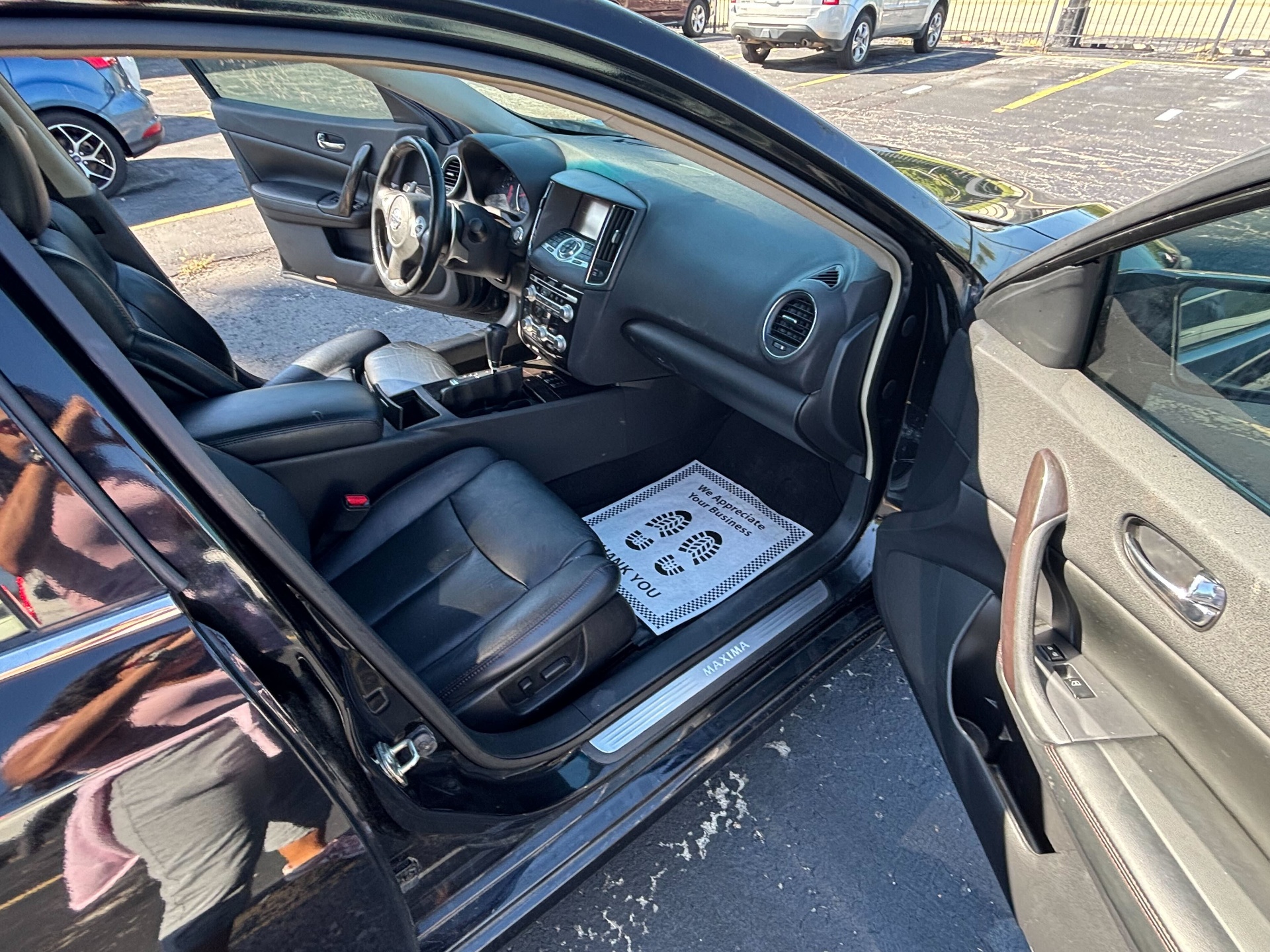https://whipz-site-01.s3.us-east-2.amazonaws.com/vehicle_inventory/1/R000226/images/a382add1-321d-43ca-9578-c531995a82c3.jpg