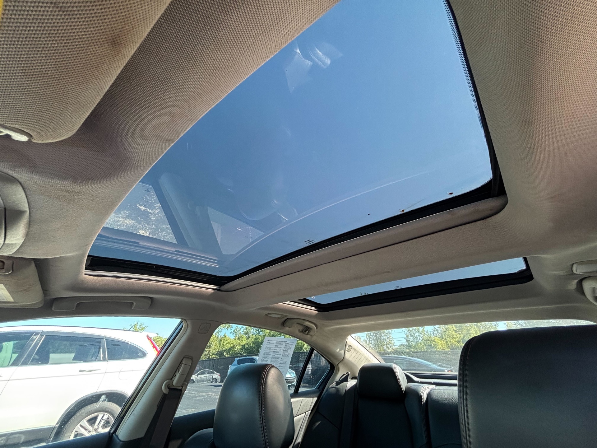 https://whipz-site-01.s3.us-east-2.amazonaws.com/vehicle_inventory/1/R000226/images/a86c35be-ed8a-4052-bd3d-6e257cfd749e.jpg