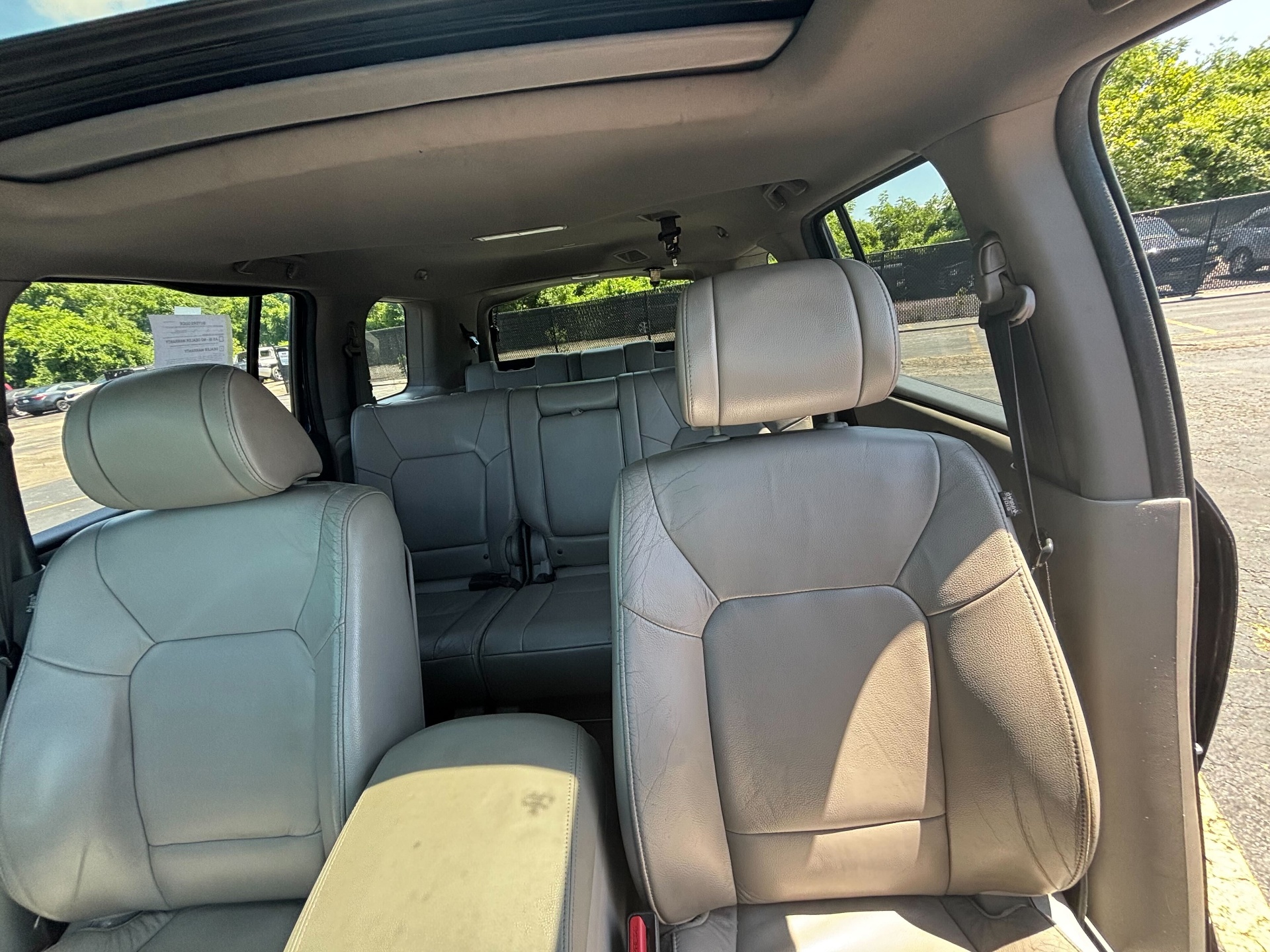 https://whipz-site-01.s3.us-east-2.amazonaws.com/vehicle_inventory/1/R000250/images/9fa0bd33-f04a-48ee-968f-c86fc35184de.jpg