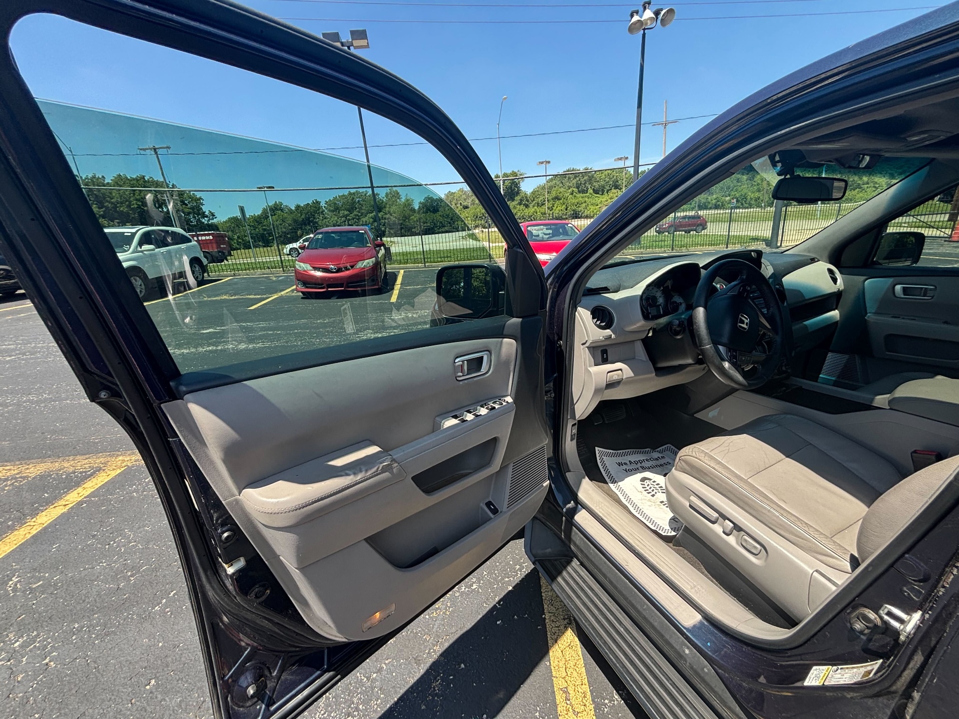 https://whipz-site-01.s3.us-east-2.amazonaws.com/vehicle_inventory/1/R000250/images/e3d064b0-0e6c-4a6f-a79b-5a235e3bd039.jpg