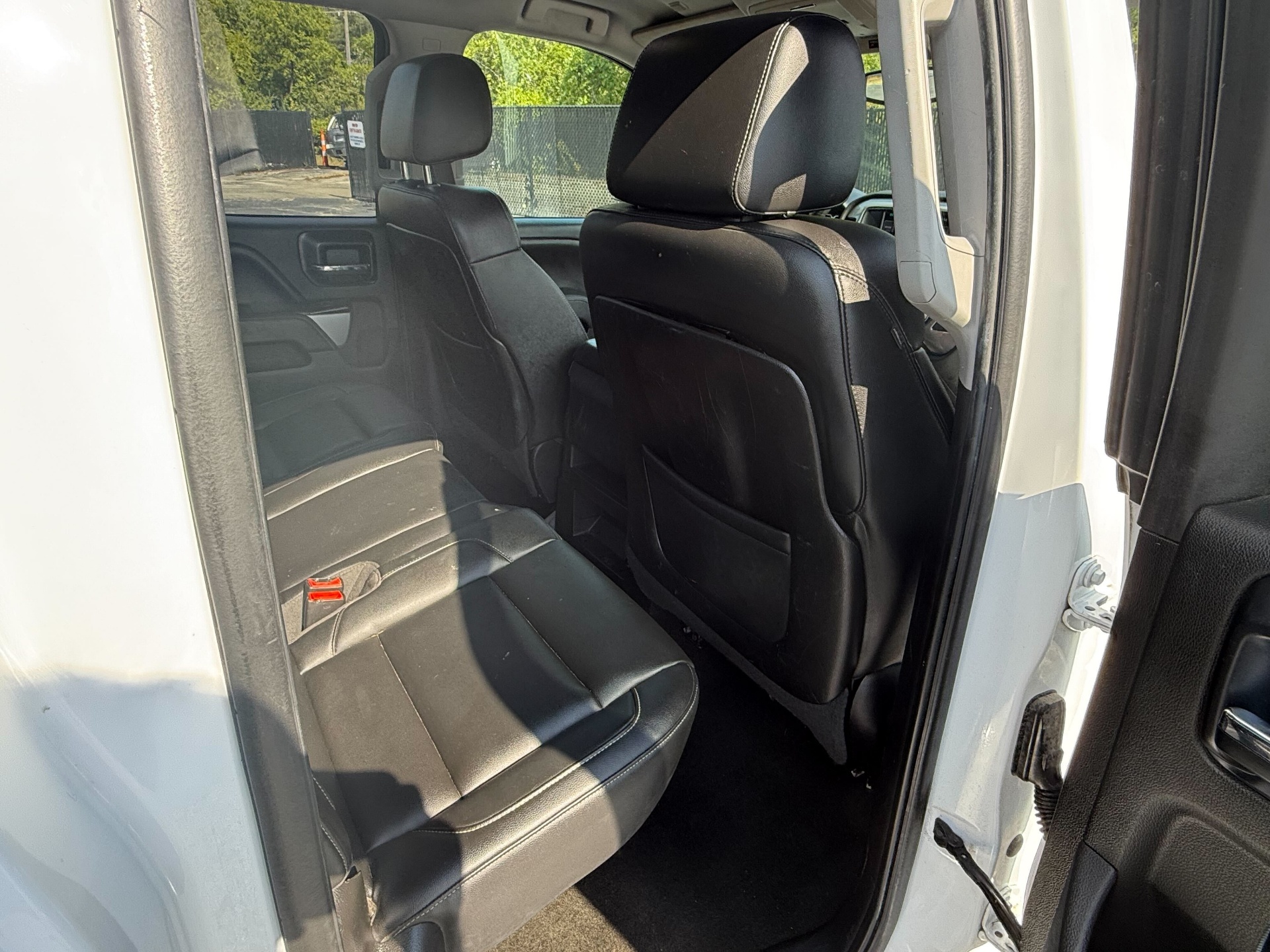 https://whipz-site-01.s3.us-east-2.amazonaws.com/vehicle_inventory/1/R000267/images/2b5360b7-59df-41bf-bbb3-55a0ab38b825.jpg