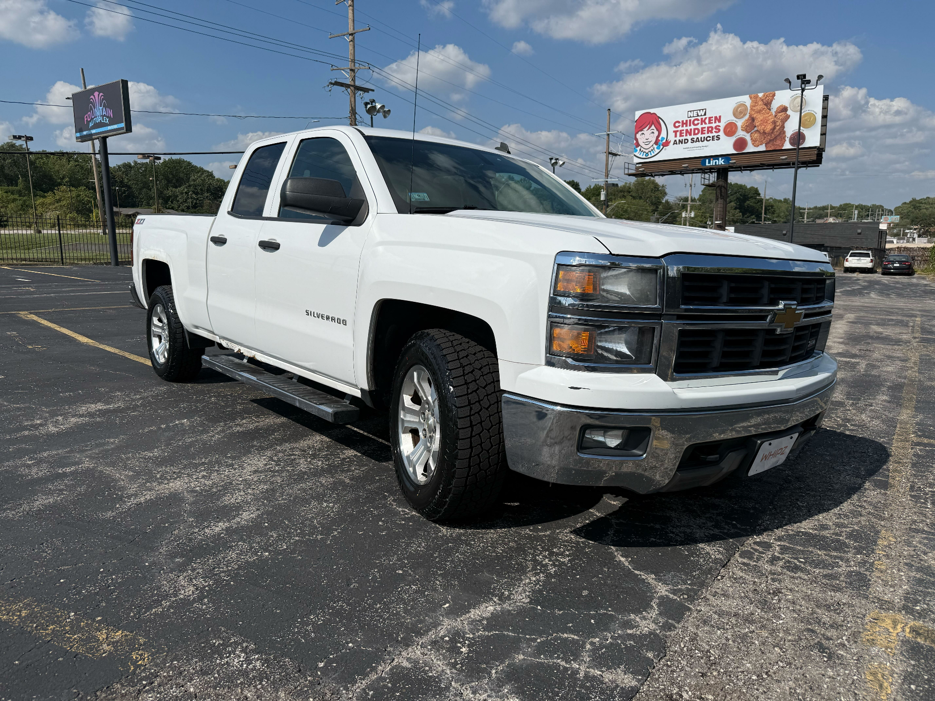 https://whipz-site-01.s3.us-east-2.amazonaws.com/vehicle_inventory/1/R000267/images/5d965833-e39c-43a1-9a93-f72bf022f66f.jpg