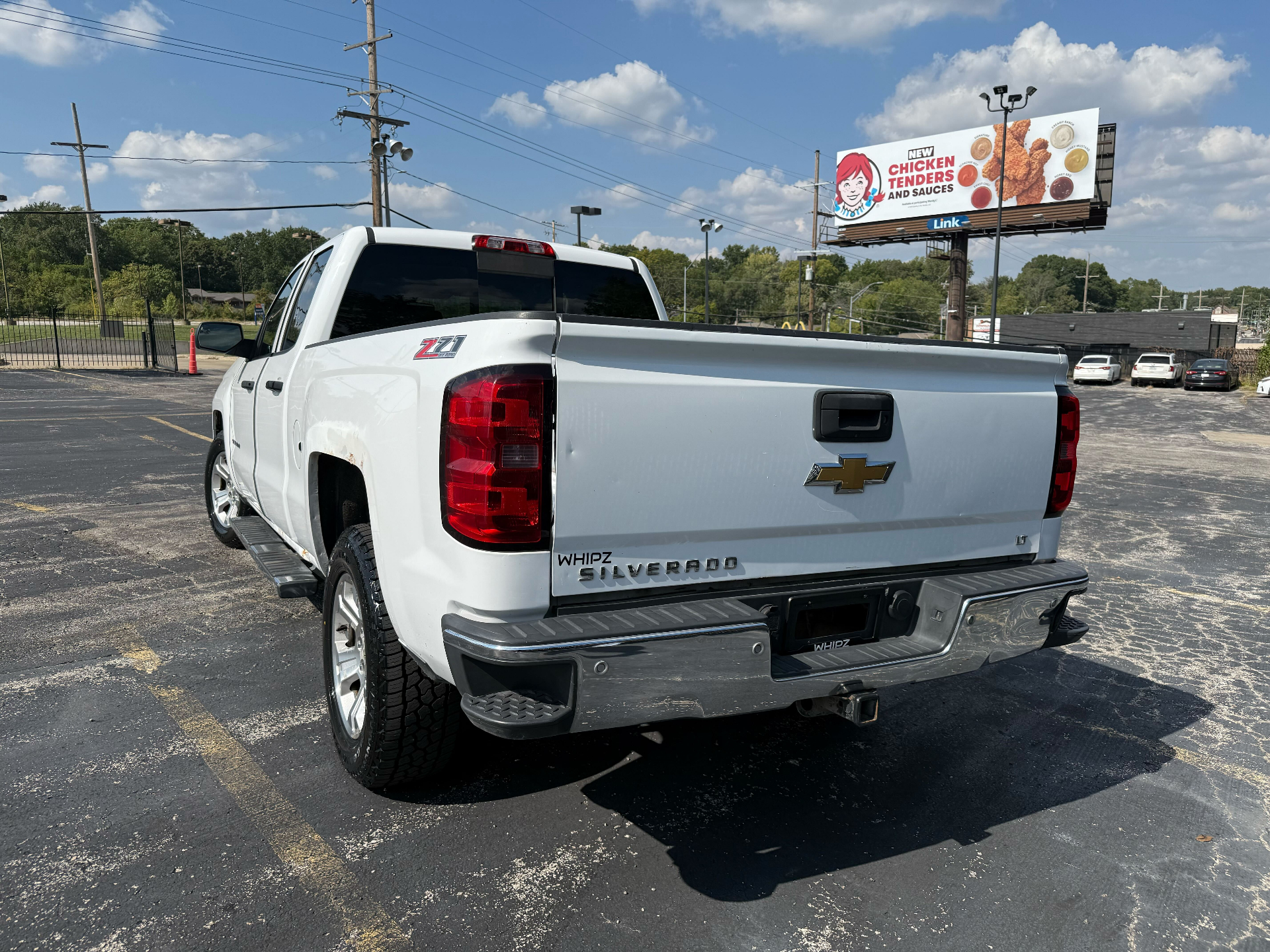https://whipz-site-01.s3.us-east-2.amazonaws.com/vehicle_inventory/1/R000267/images/5e9c635e-4b24-41e0-8ee5-558994dabb1b.jpg