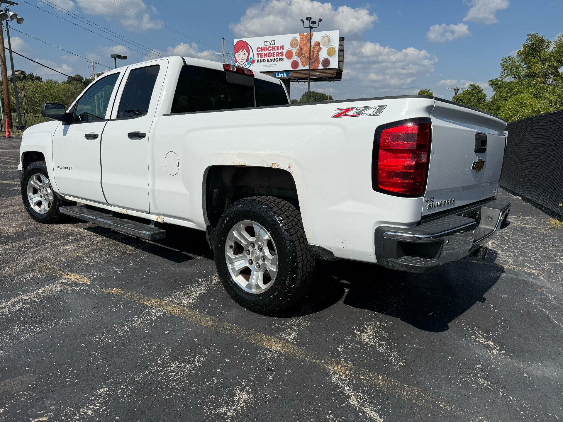 https://whipz-site-01.s3.us-east-2.amazonaws.com/vehicle_inventory/1/R000267/images/b9bff49b-d0b5-4532-b6c1-d9df6768dcec.jpg