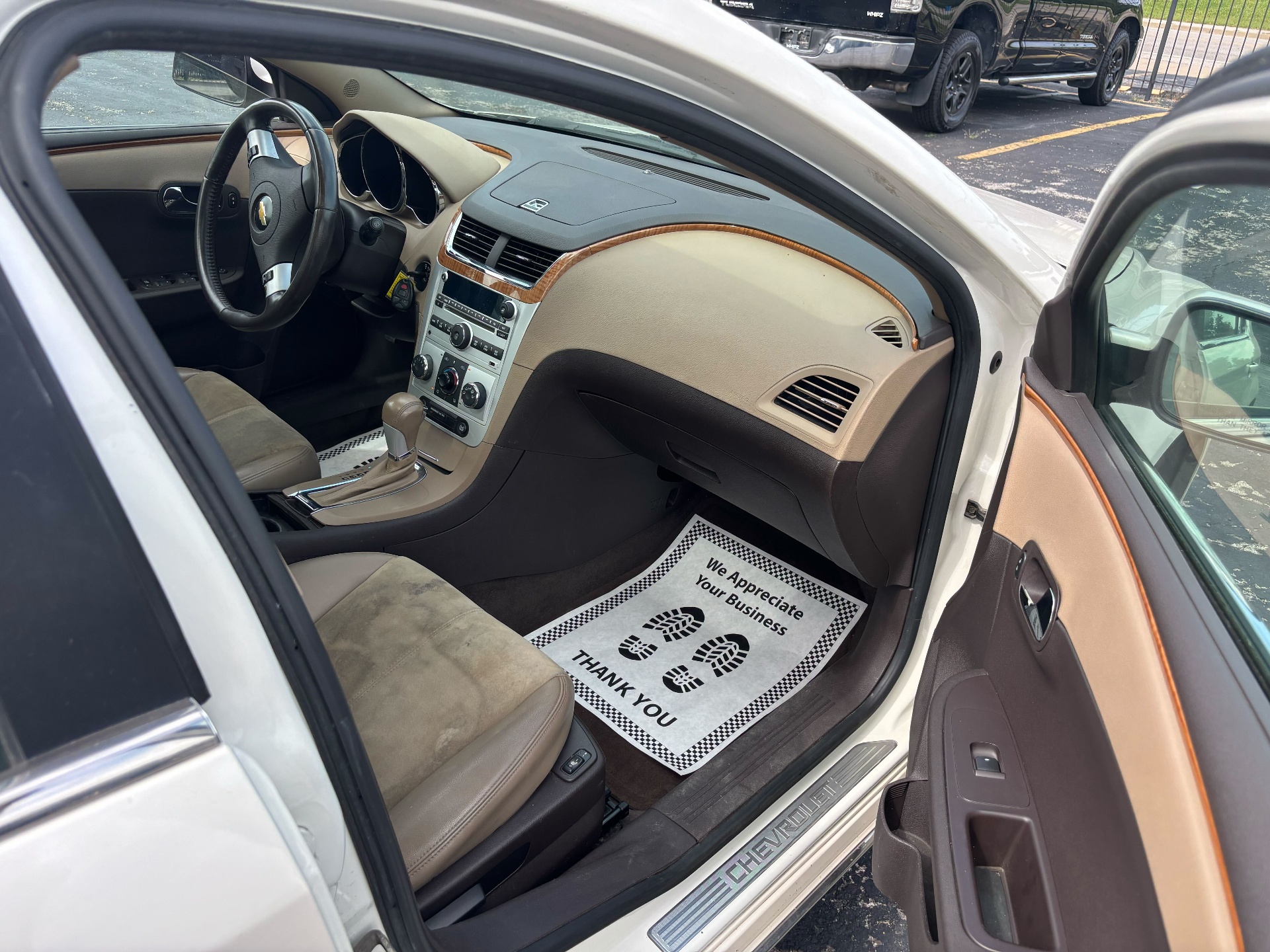https://whipz-site-01.s3.us-east-2.amazonaws.com/vehicle_inventory/1/R000270/images/401b9cd5-fab7-430b-af2f-d27e6811fd7c.jpg