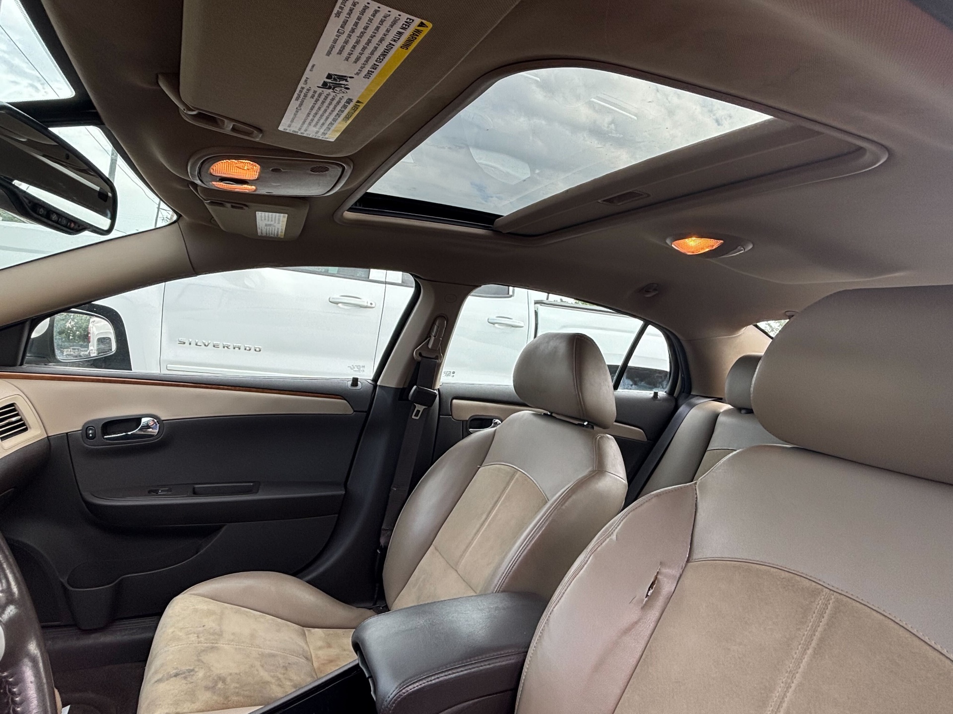 https://whipz-site-01.s3.us-east-2.amazonaws.com/vehicle_inventory/1/R000270/images/cba6d0d9-8075-4287-b554-212463d6086c.jpg