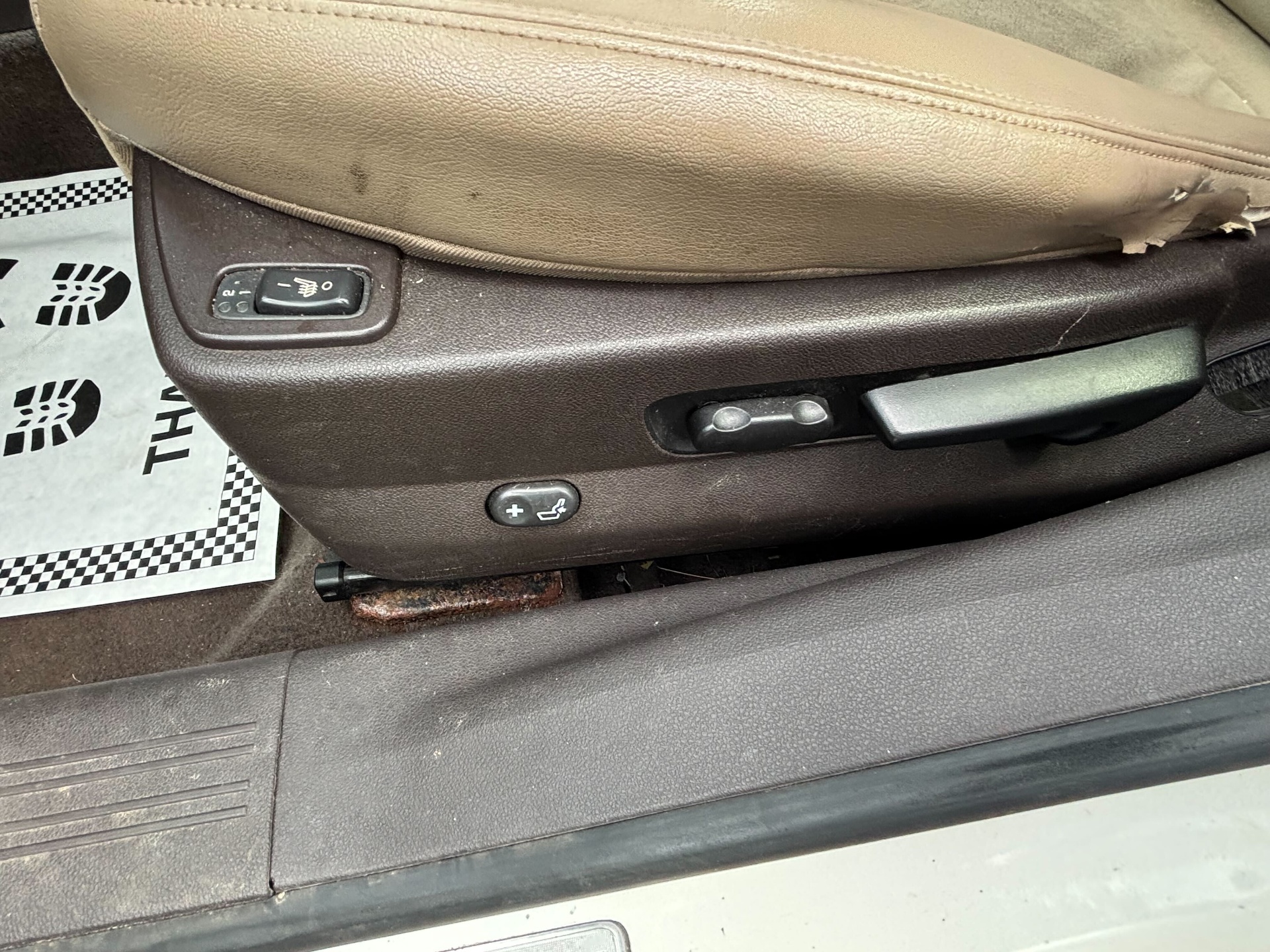 https://whipz-site-01.s3.us-east-2.amazonaws.com/vehicle_inventory/1/R000270/images/de270ed8-c9e2-4fbd-9df0-66bb75714d44.jpg