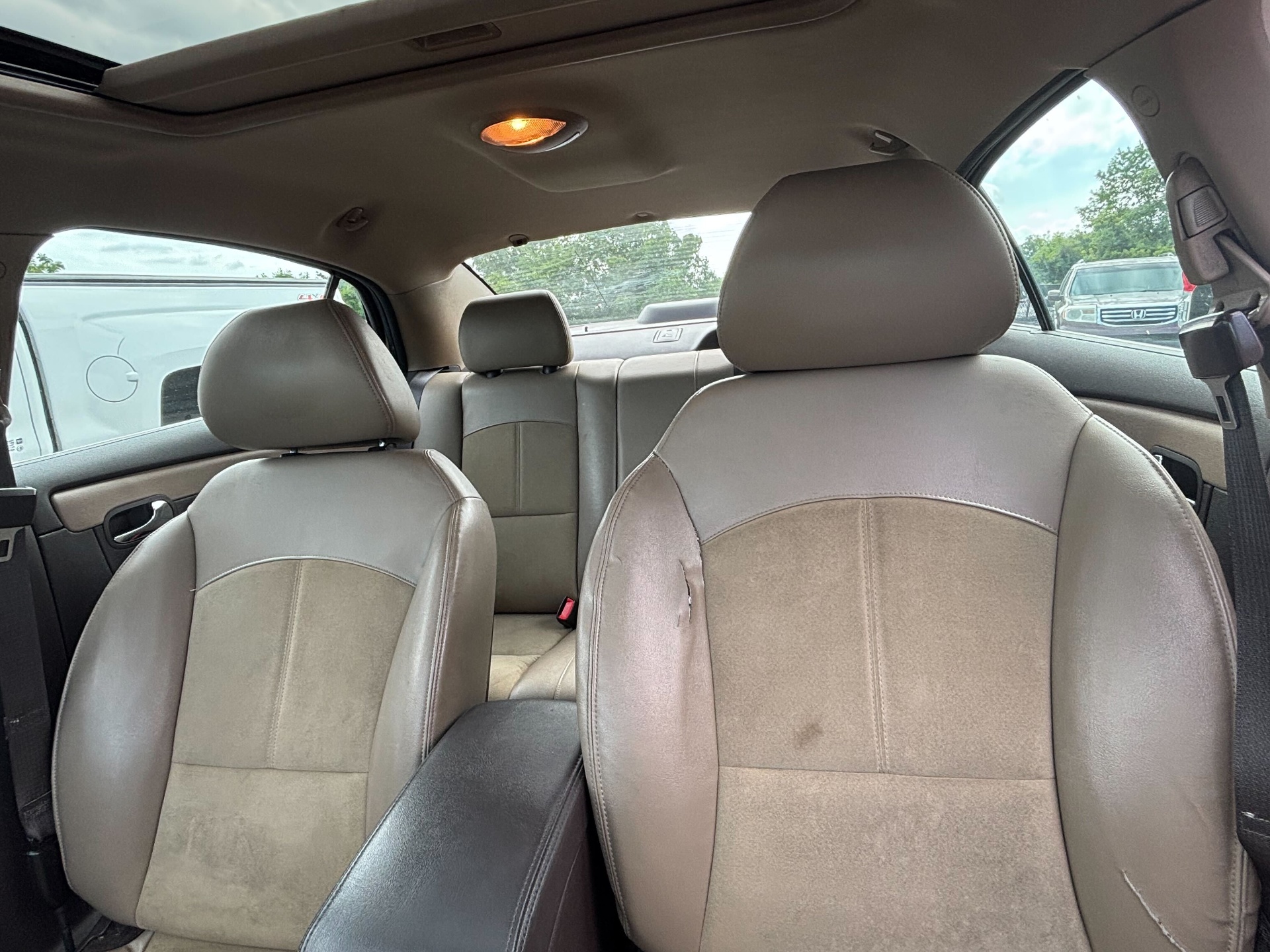 https://whipz-site-01.s3.us-east-2.amazonaws.com/vehicle_inventory/1/R000270/images/f5ee5a4a-d54c-4048-9e4a-7c2d1a70aafa.jpg